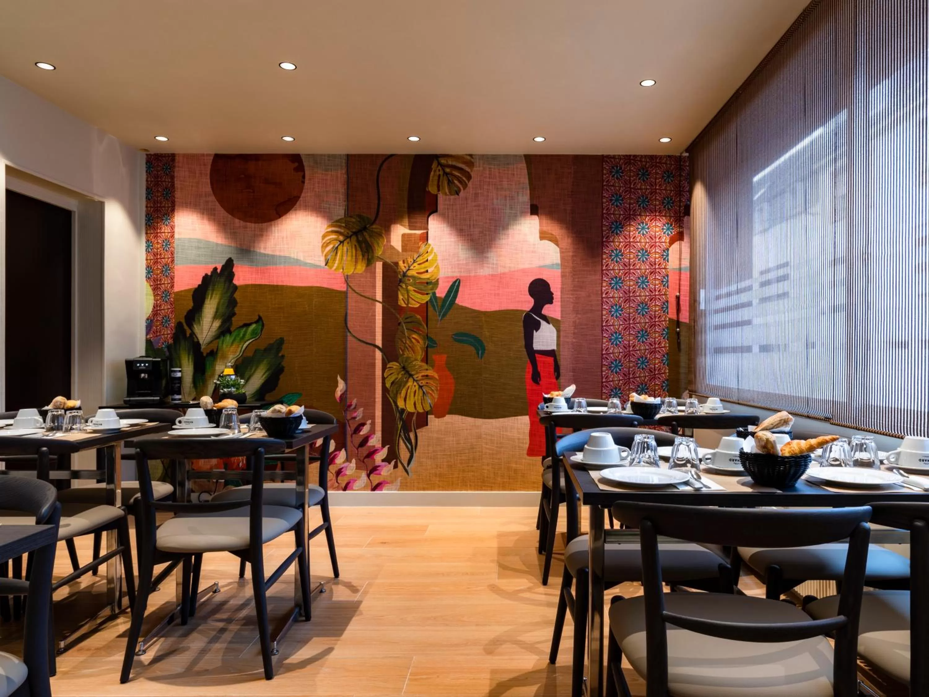 Continental breakfast in MOKA Hôtel centre-ville