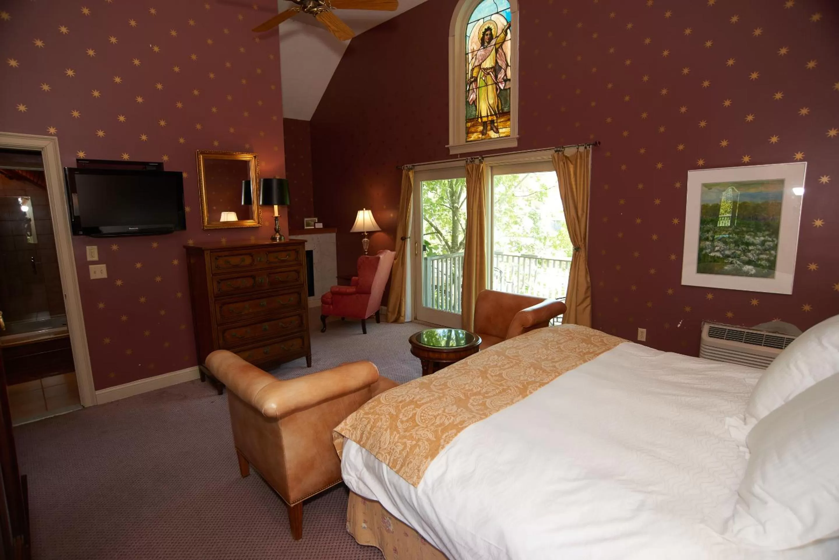 Bed in Belfry Inn and Bistro