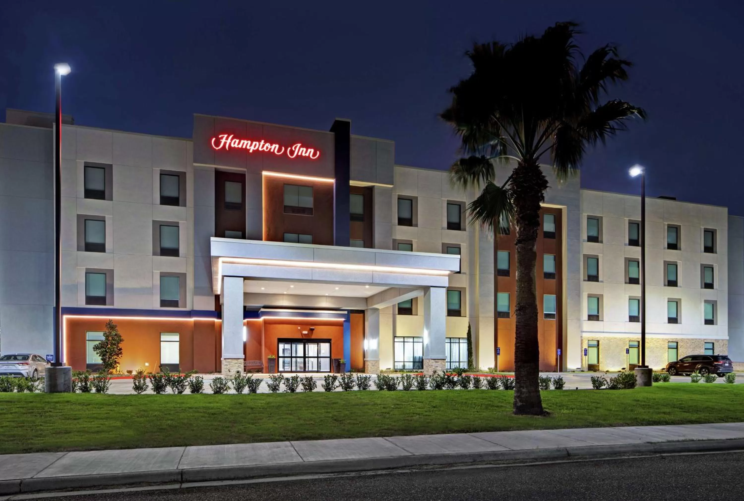 Property building in Hampton Inn Weslaco