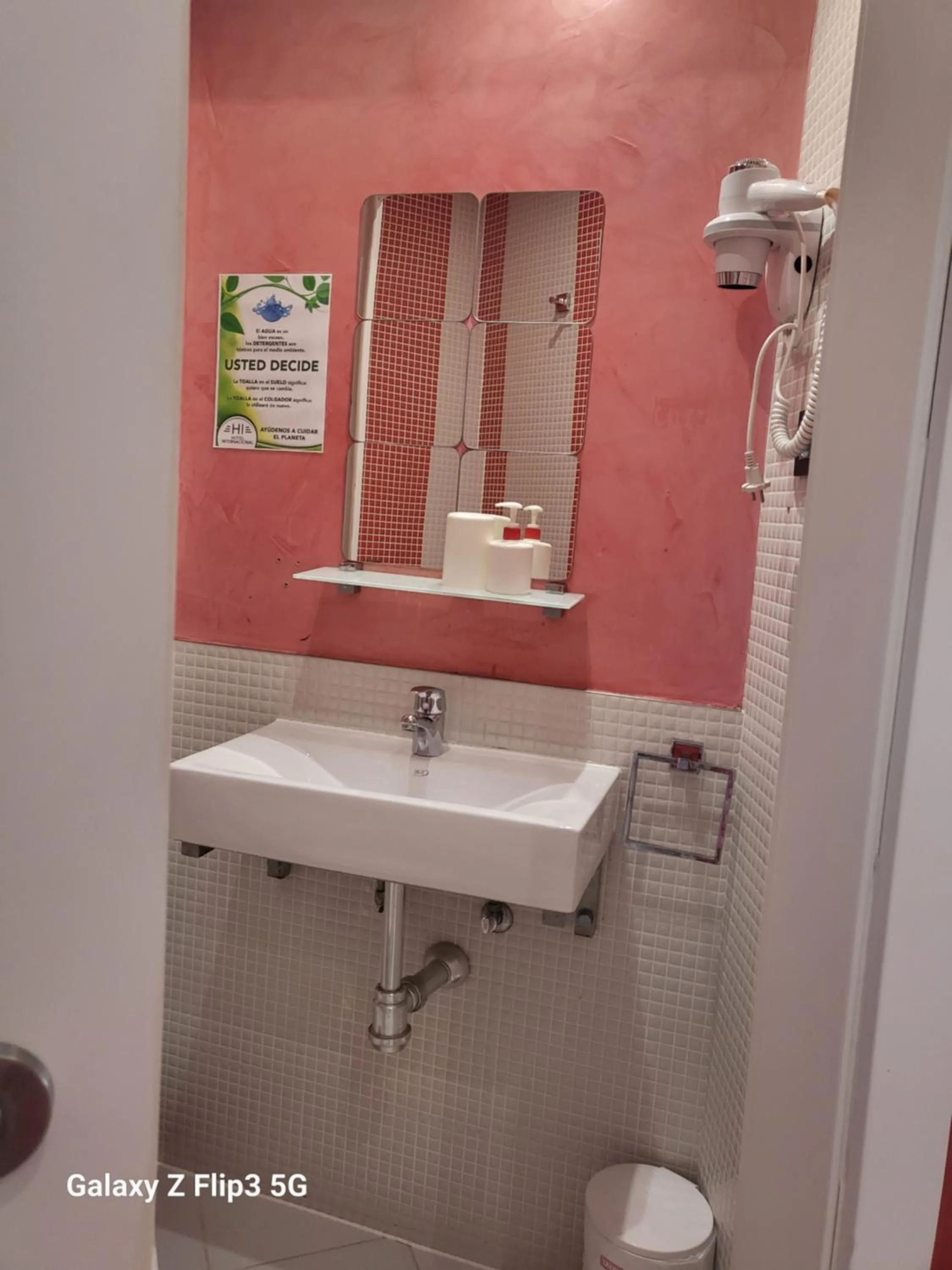 Bathroom in Hostal Inn Madrid