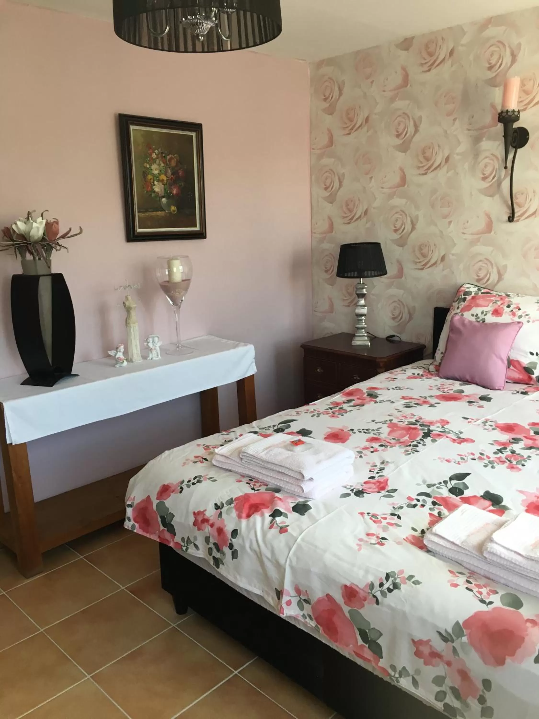 Bedroom, Bed in Maison des Vignes