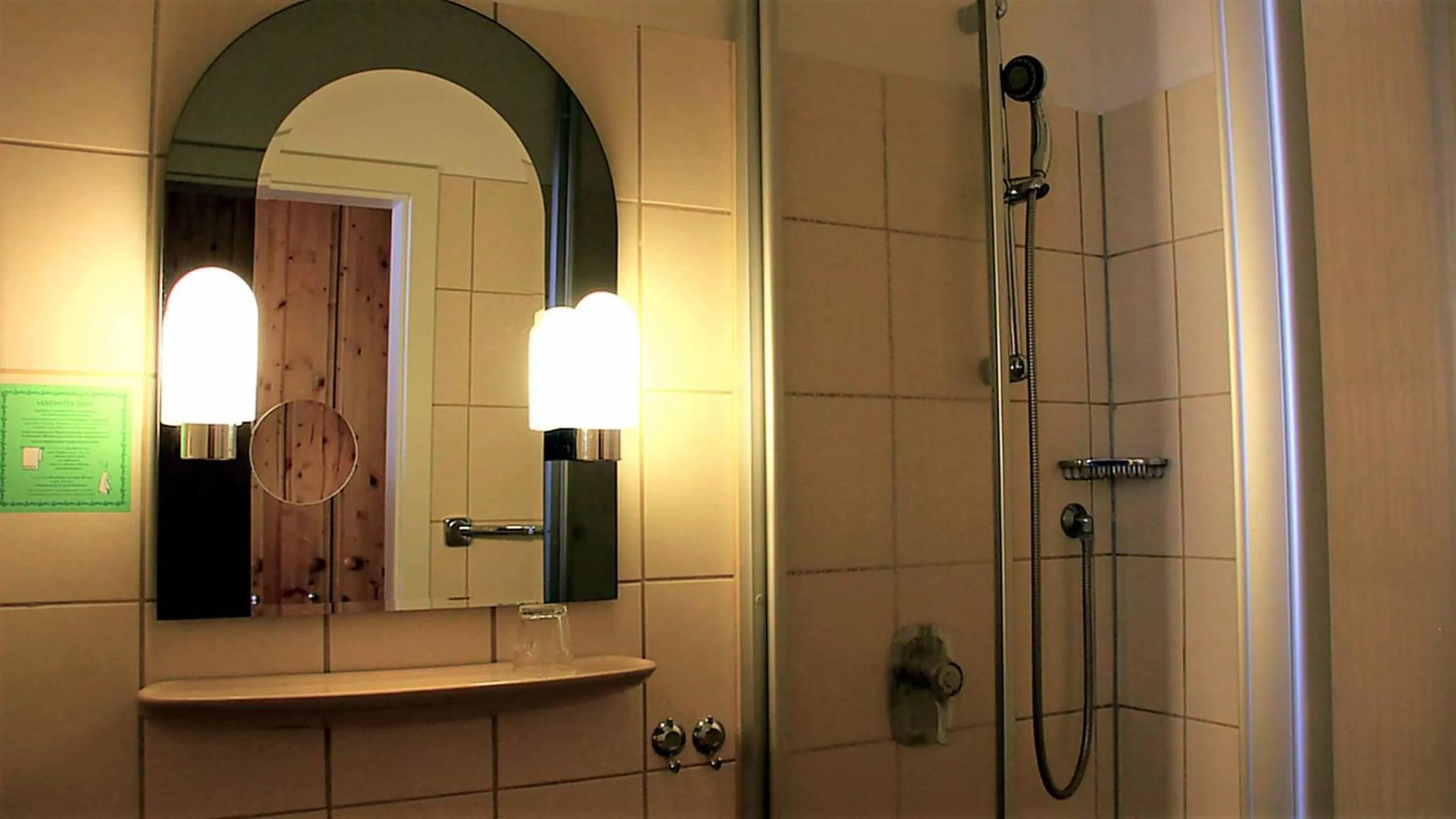 Bathroom in Hotel Gasthof Zum weissen Lamm