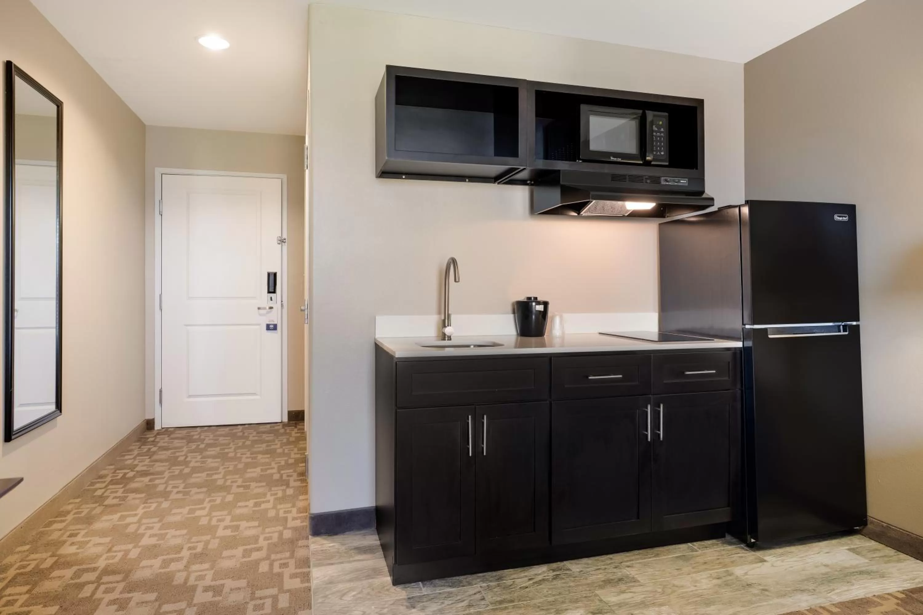 Kitchen or kitchenette in Suburban Studios Berwick - Morgan City