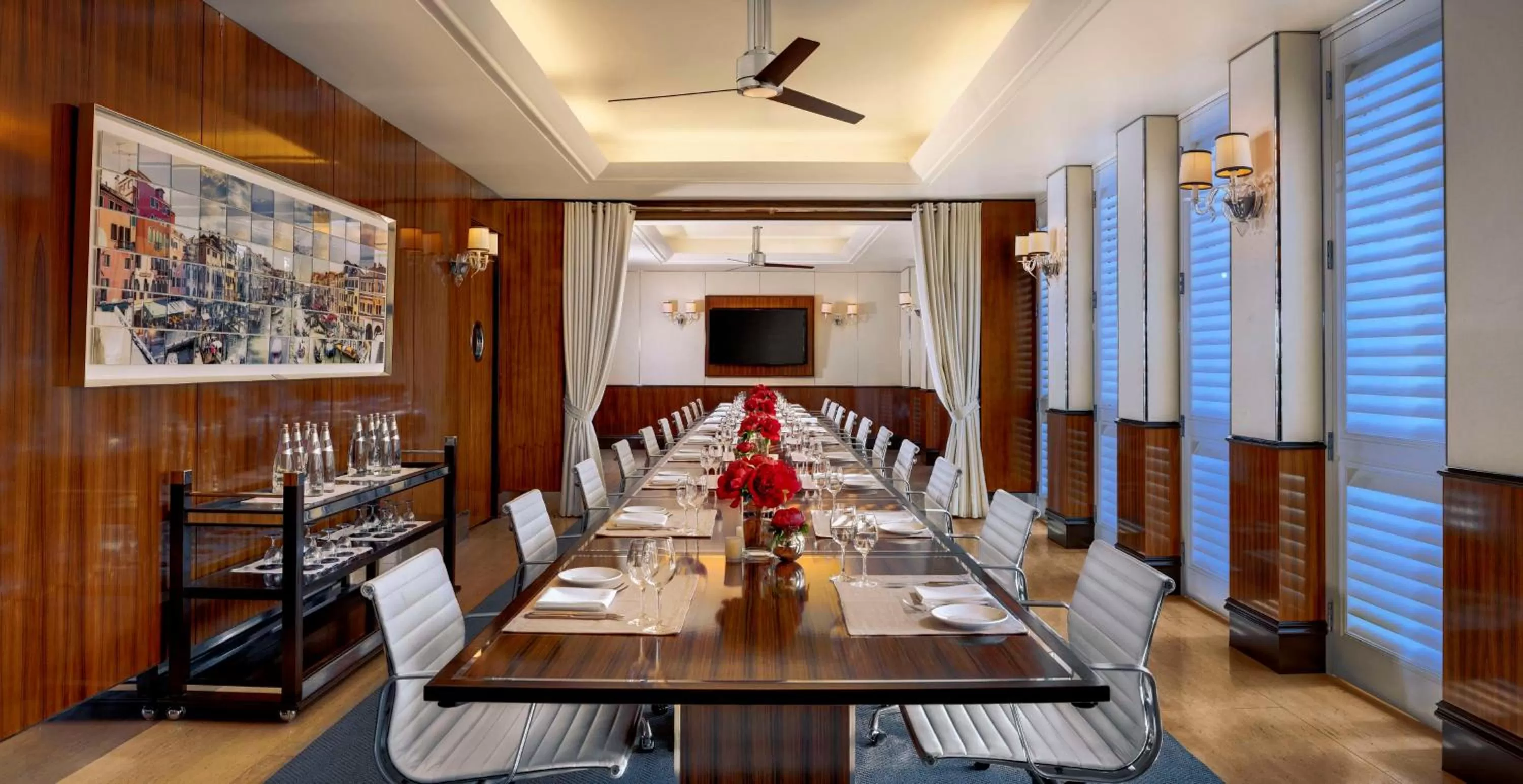 Meeting/conference room in Cameo Beverly Hills