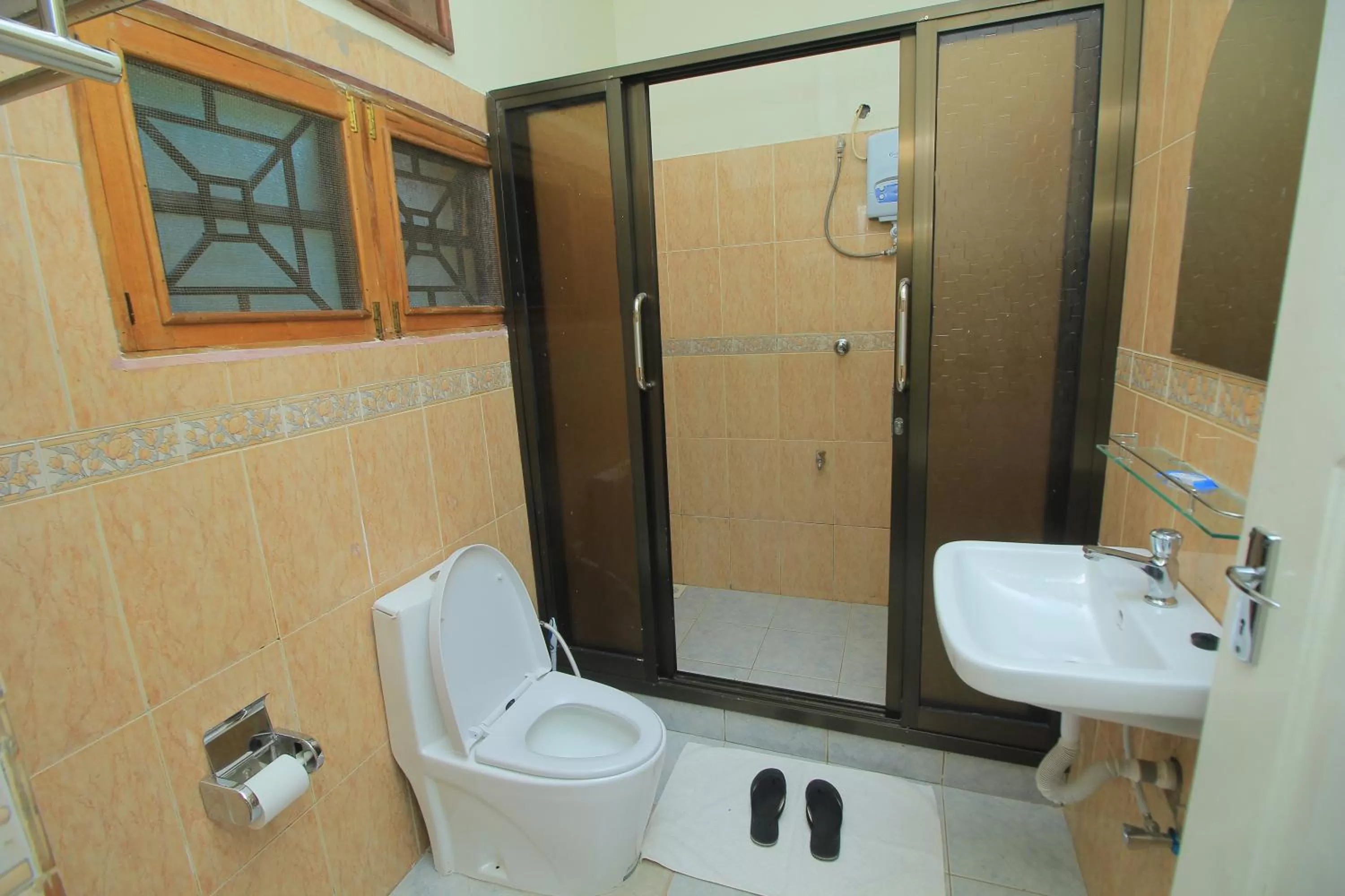 Shower, Bathroom in Al-Nisaa Hotel and Spa