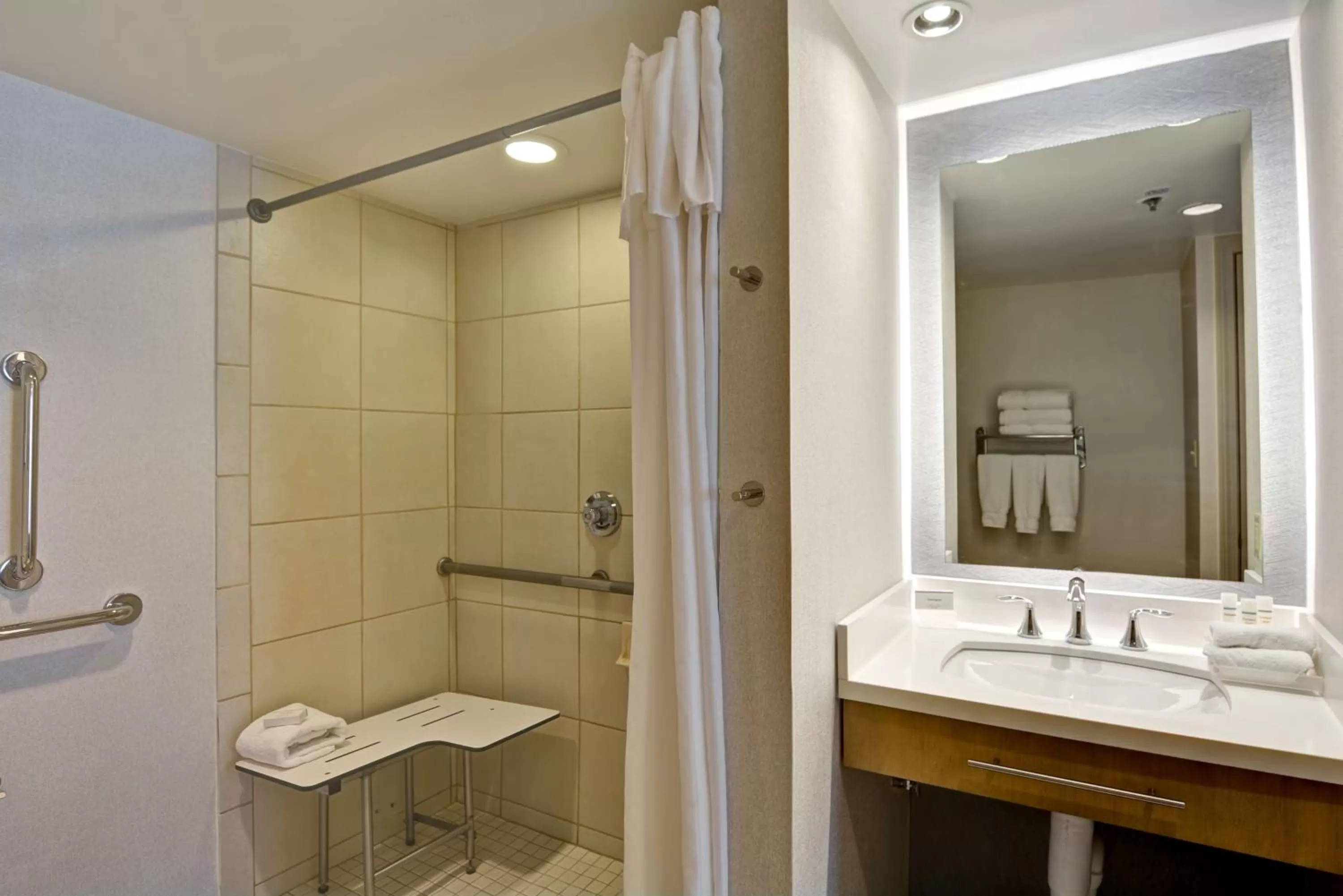 Bathroom in Homewood Suites by Hilton Windsor Locks Hartford