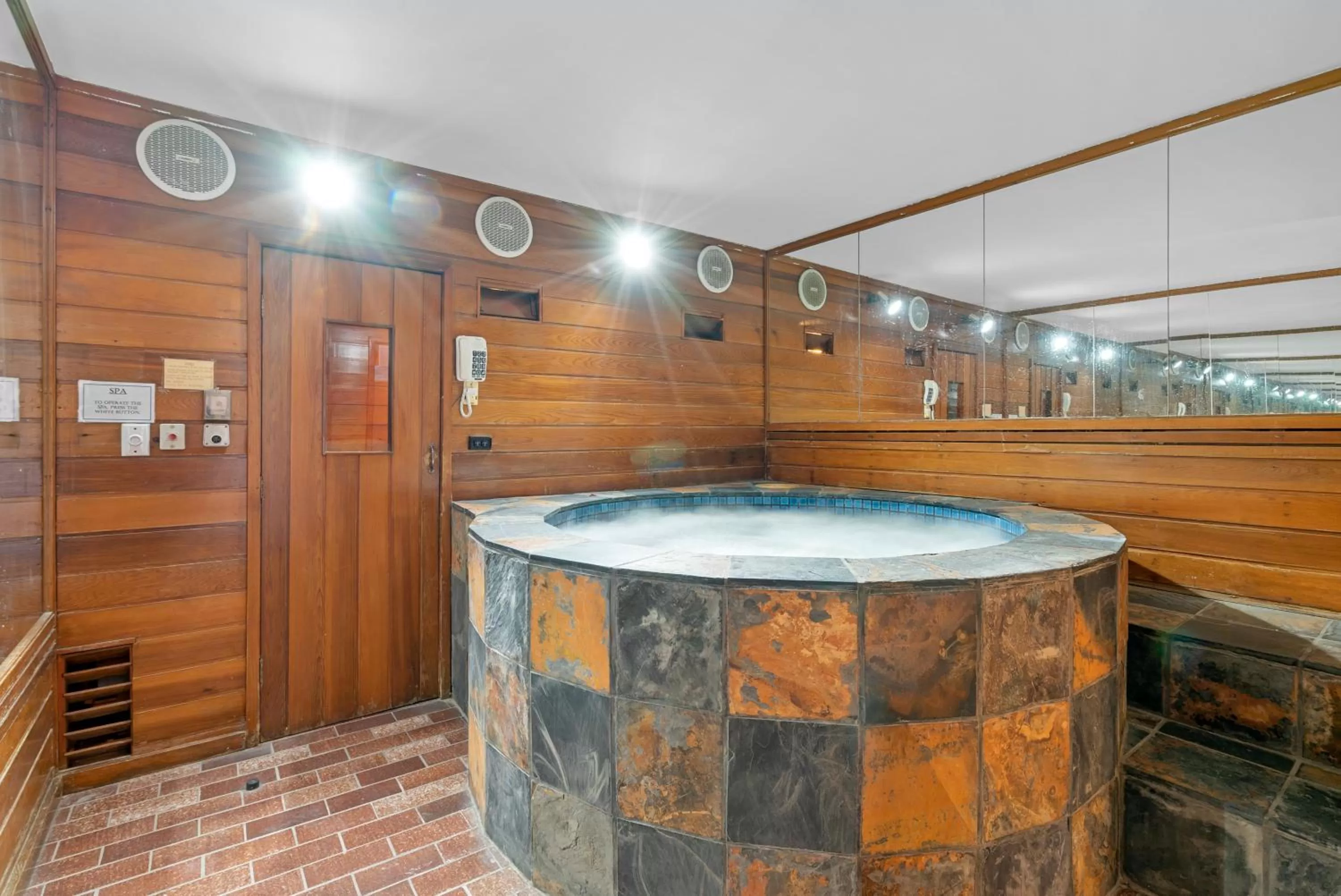 Spa and wellness centre/facilities in Sherbourne Terrace Hotel