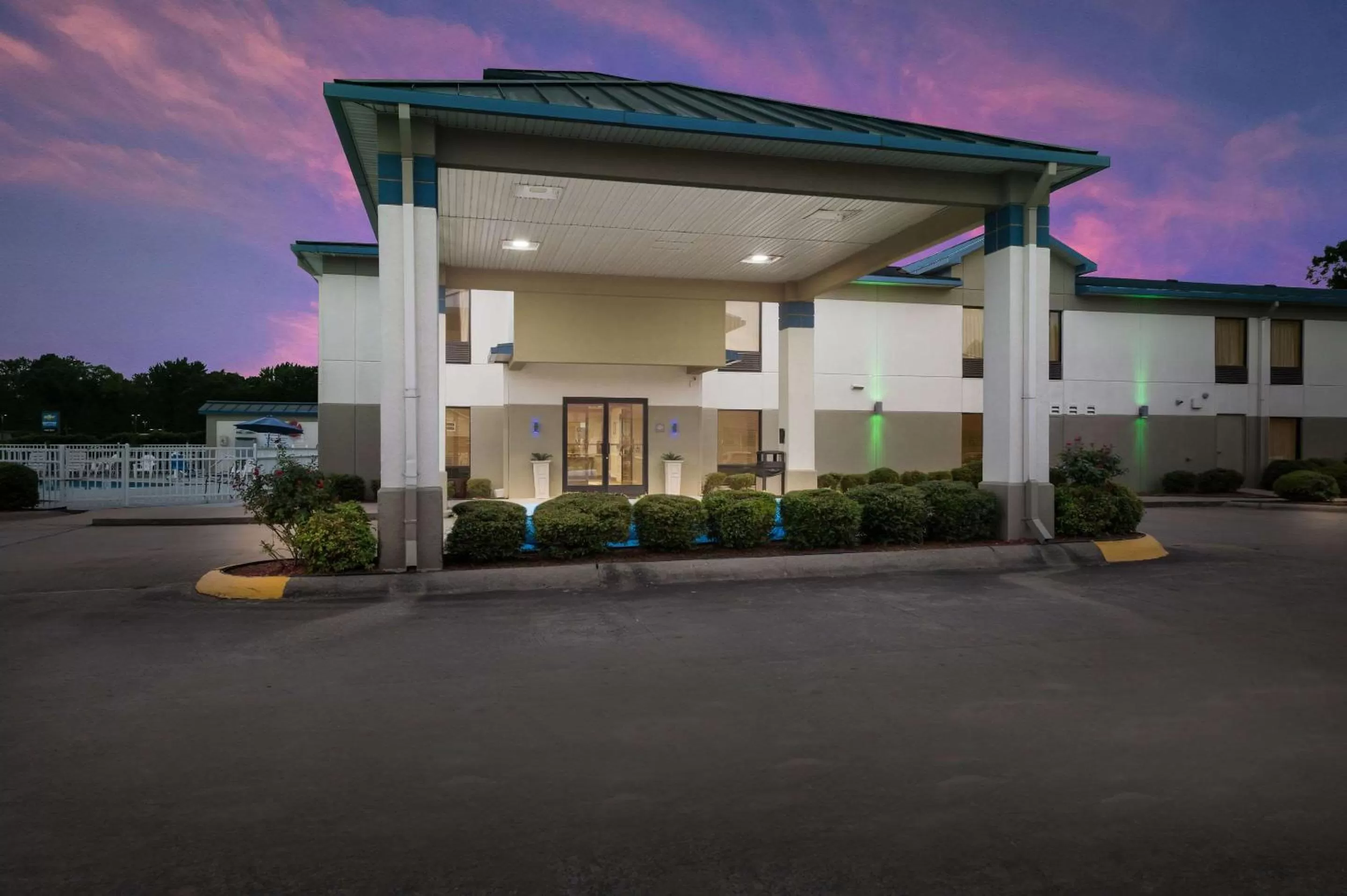 Property building in Quality Inn Jacksonville near Little Rock Air Force Base