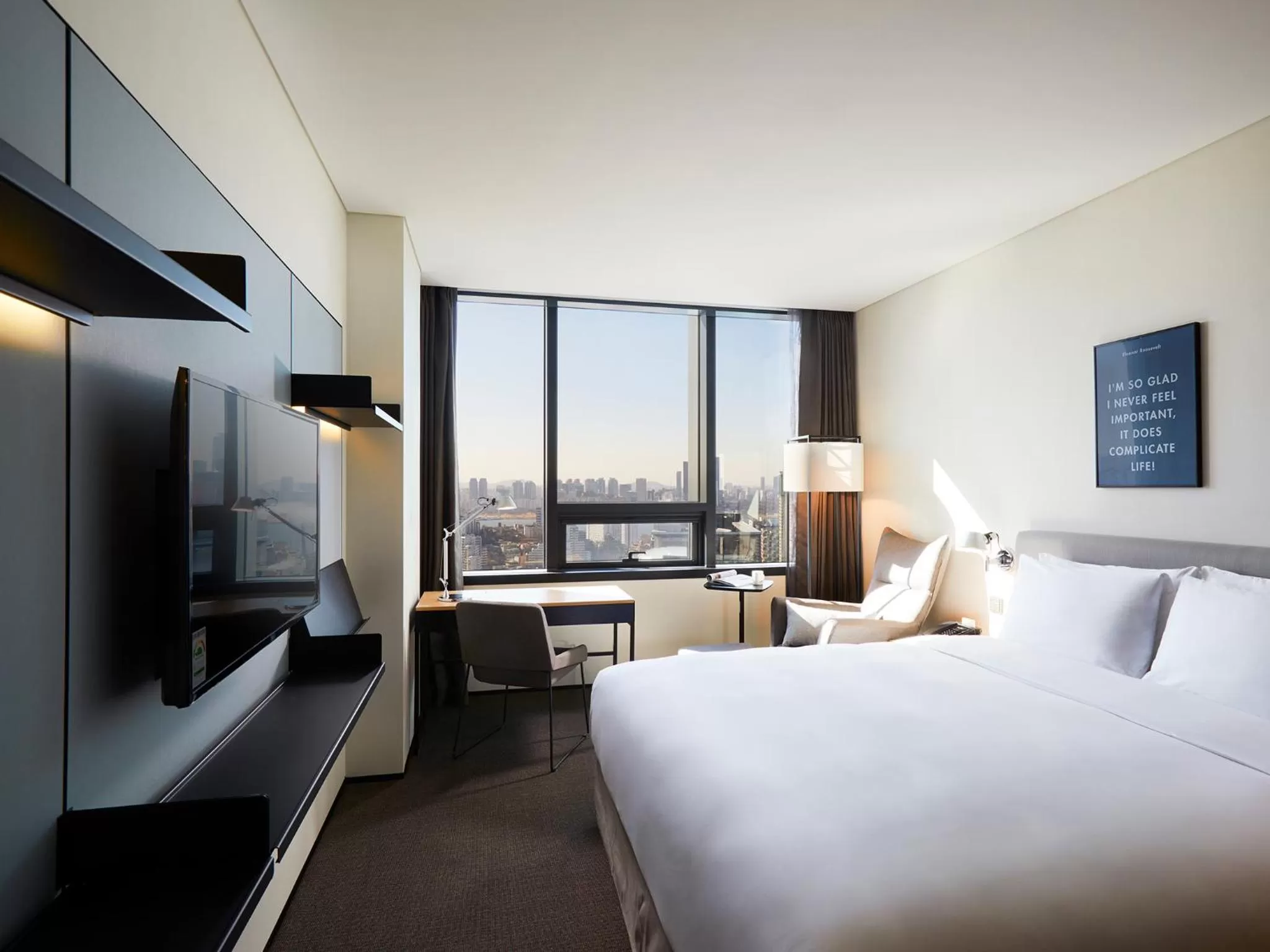 Photo of the whole room, Bed in GLAD Mapo