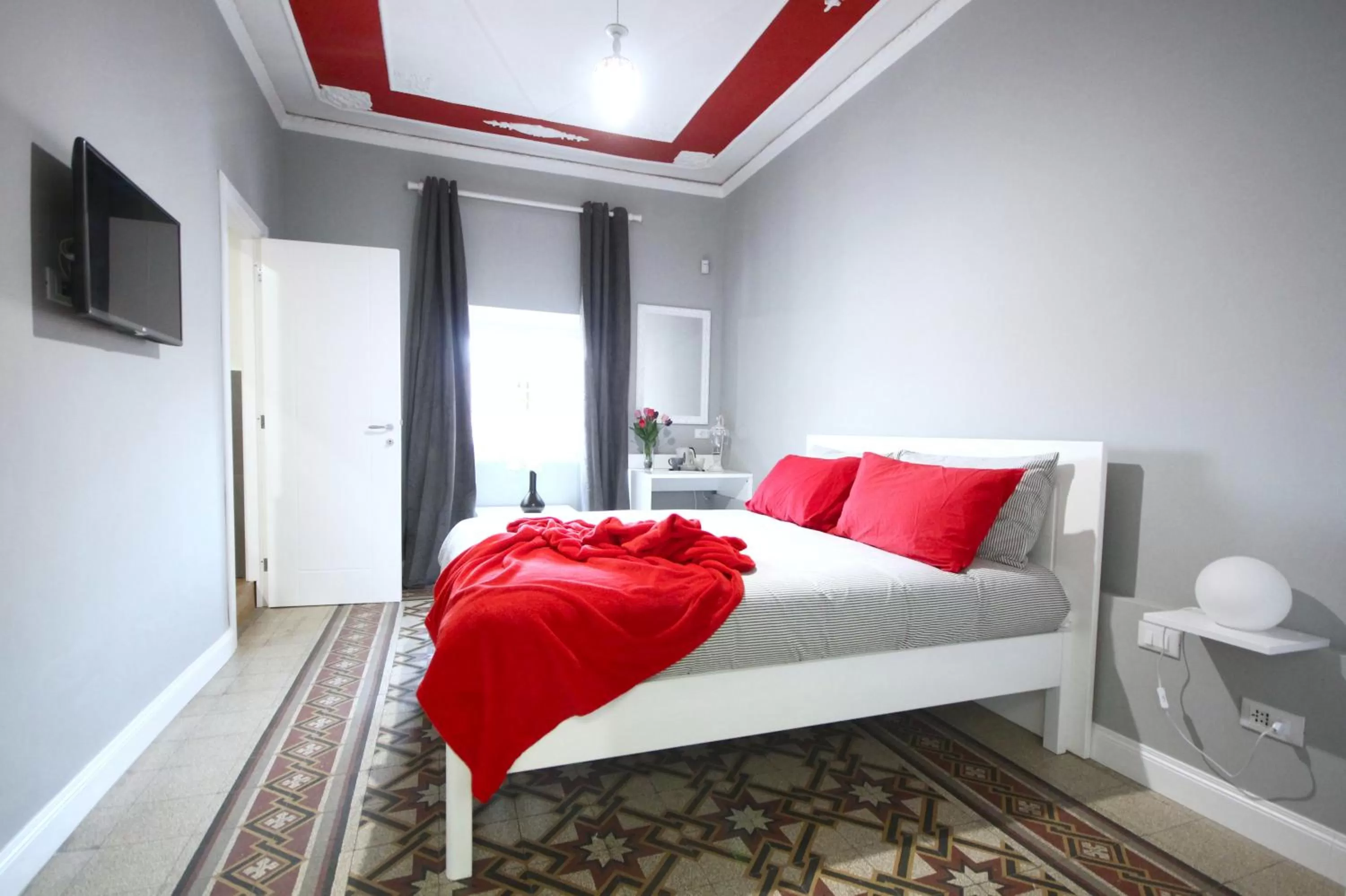 TV and multimedia, Bed in Room Inn Vatican