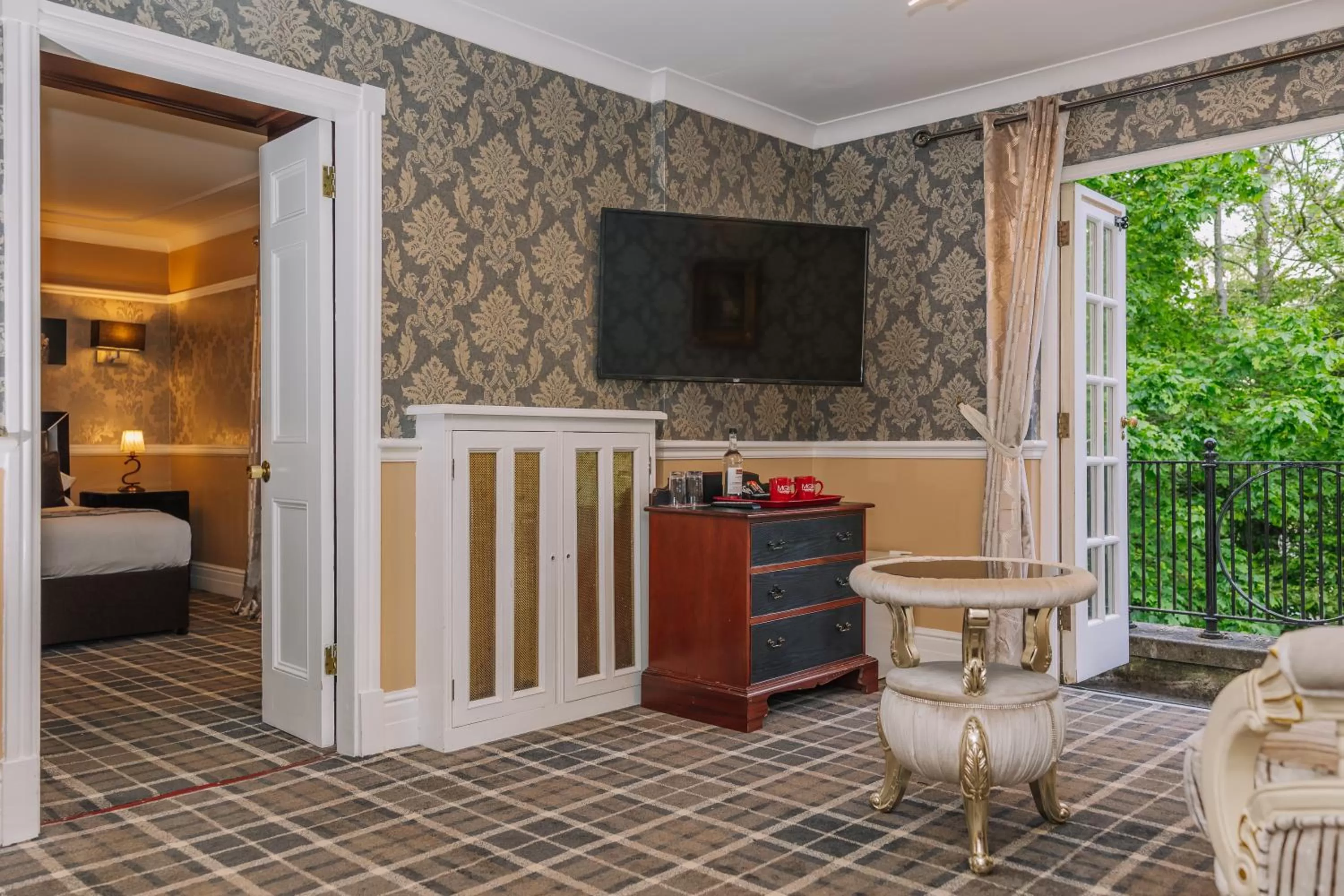 Balcony/Terrace, Bed in Muthu Belstead Brook Hotel