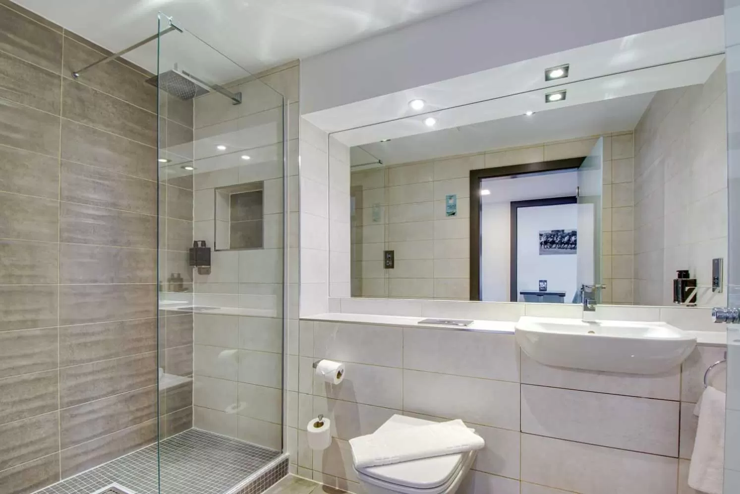 Bathroom in Roomzzz Chester City