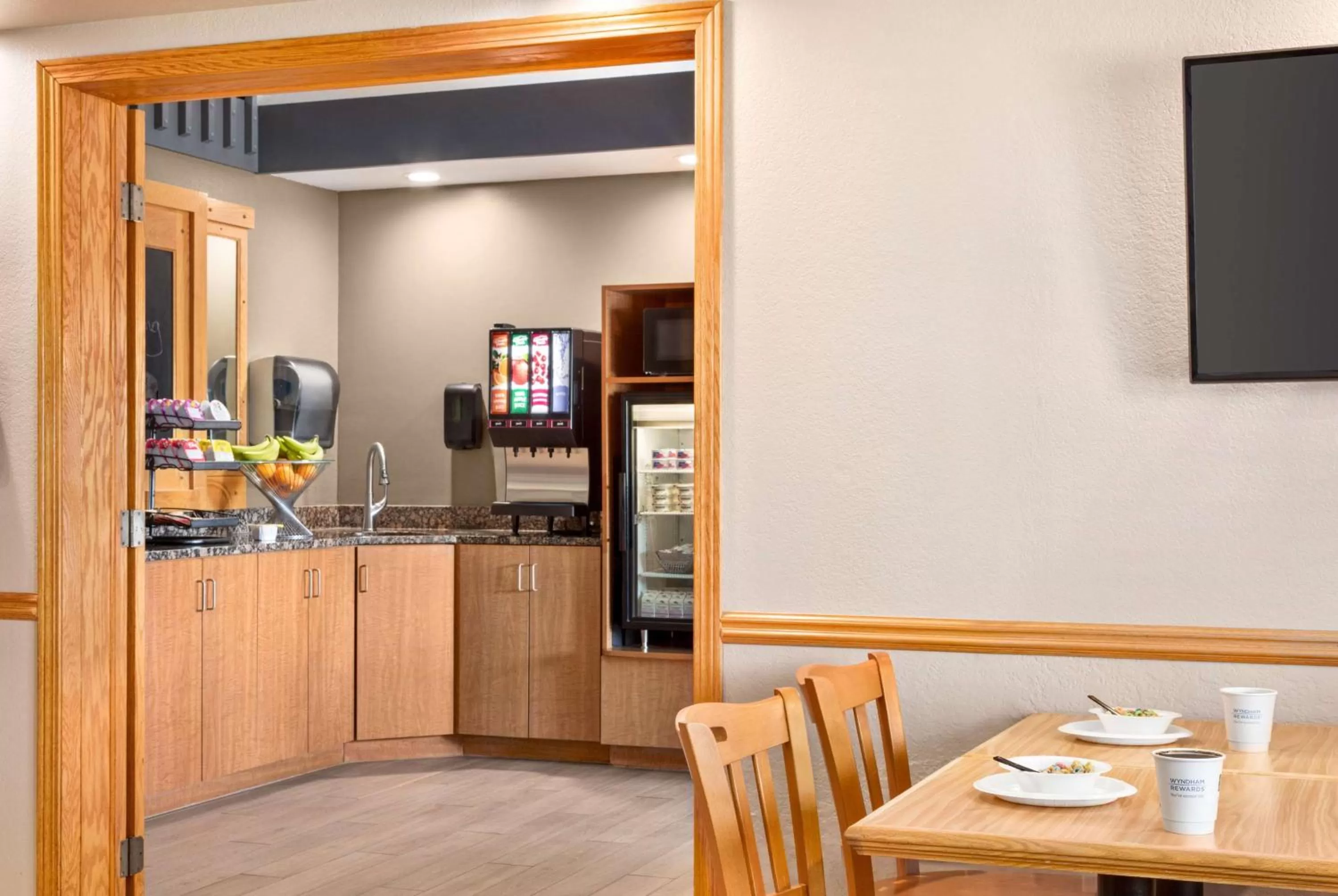 Breakfast in AmericInn by Wyndham Bemidji