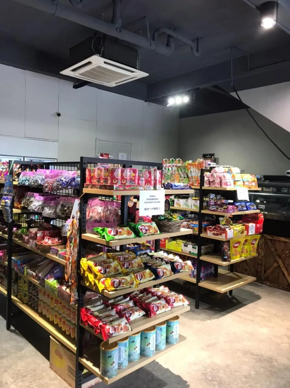 Supermarket/grocery shop in WF Motel