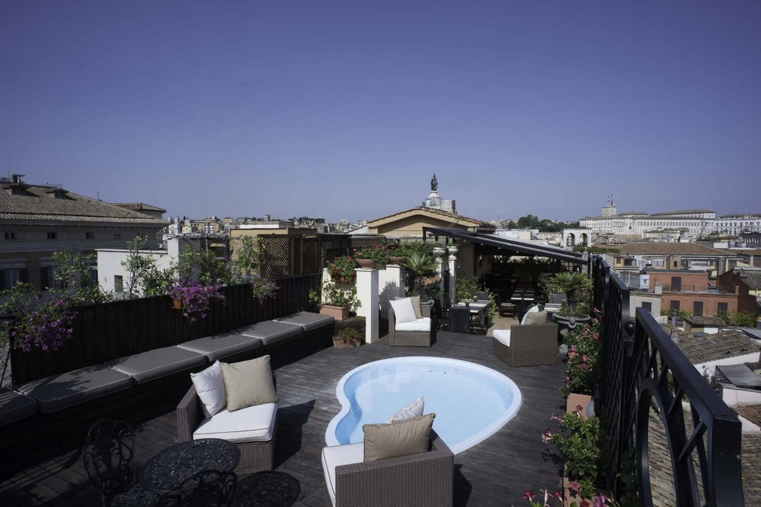 Balcony/Terrace in Colonna Palace Hotel