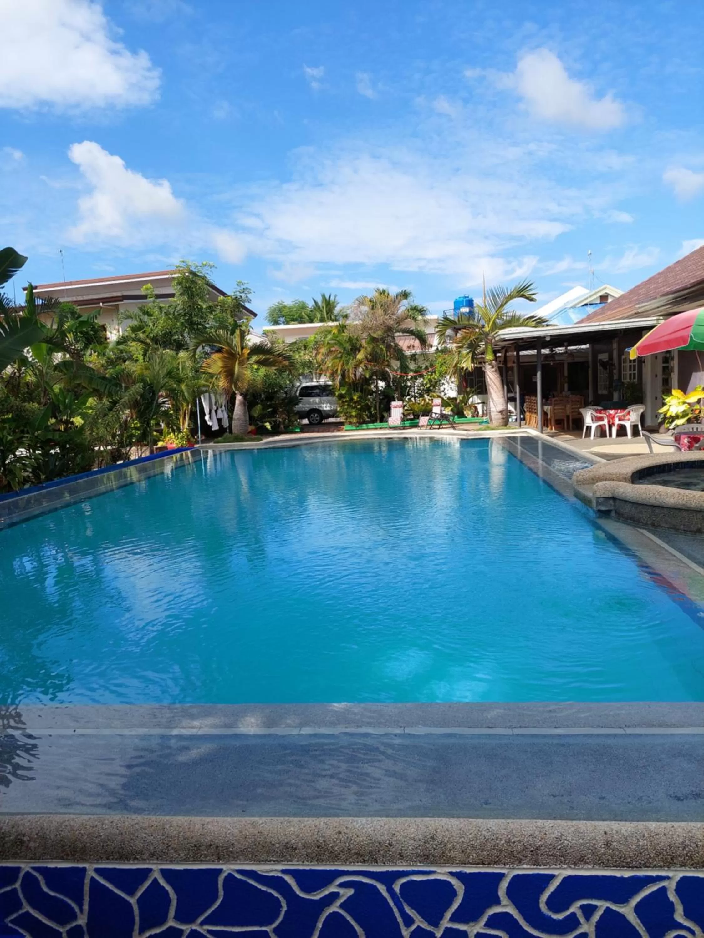 Ice Bear Bar & Tourist Inn