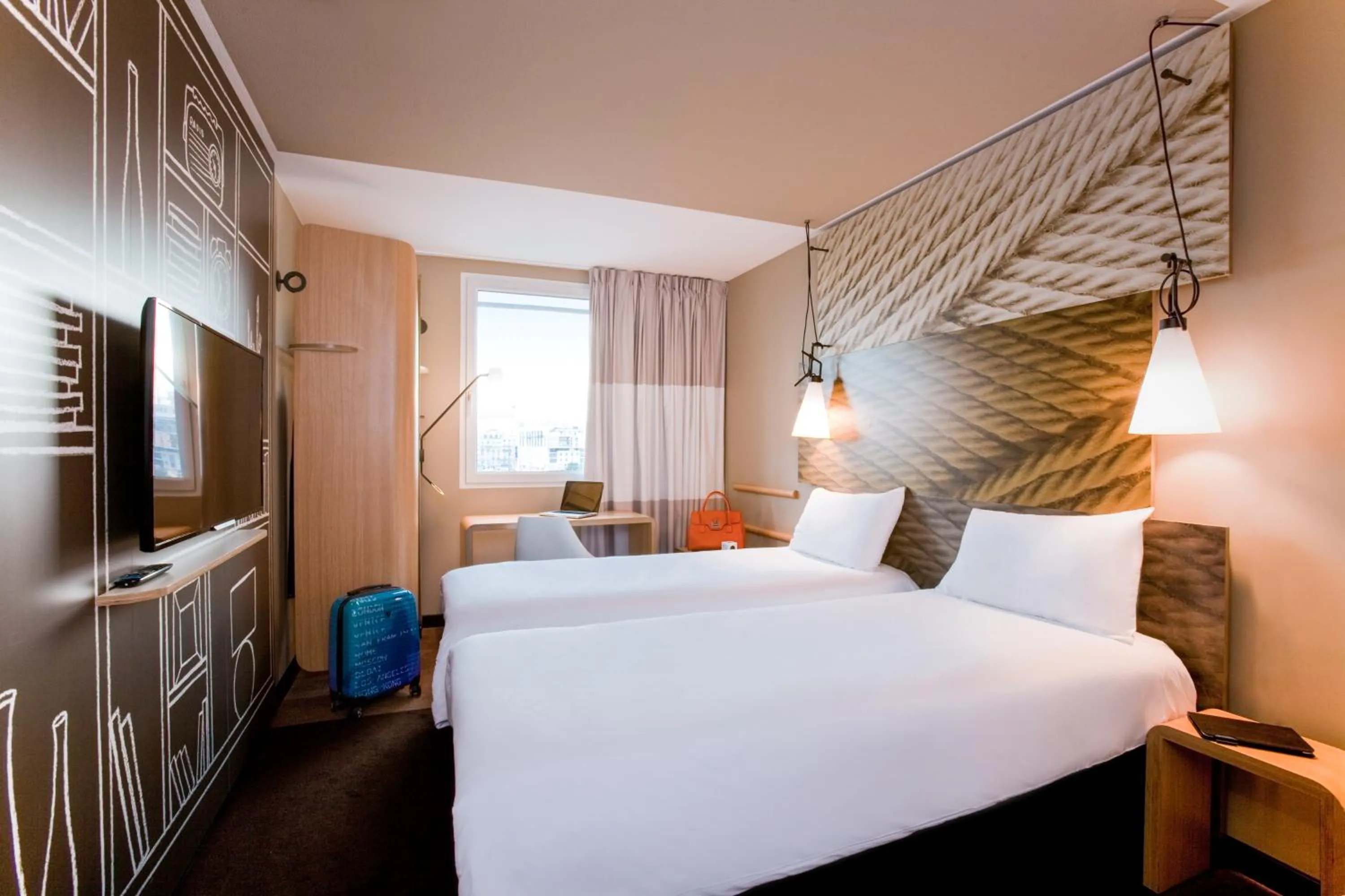 Photo of the whole room, Bed in ibis Paris Bastille Faubourg St Antoine