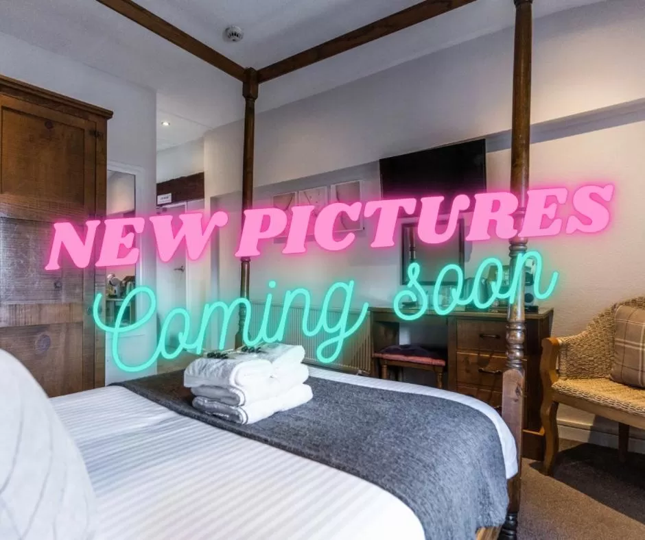 Bedroom, Property Logo/Sign in Black Horse Hotel