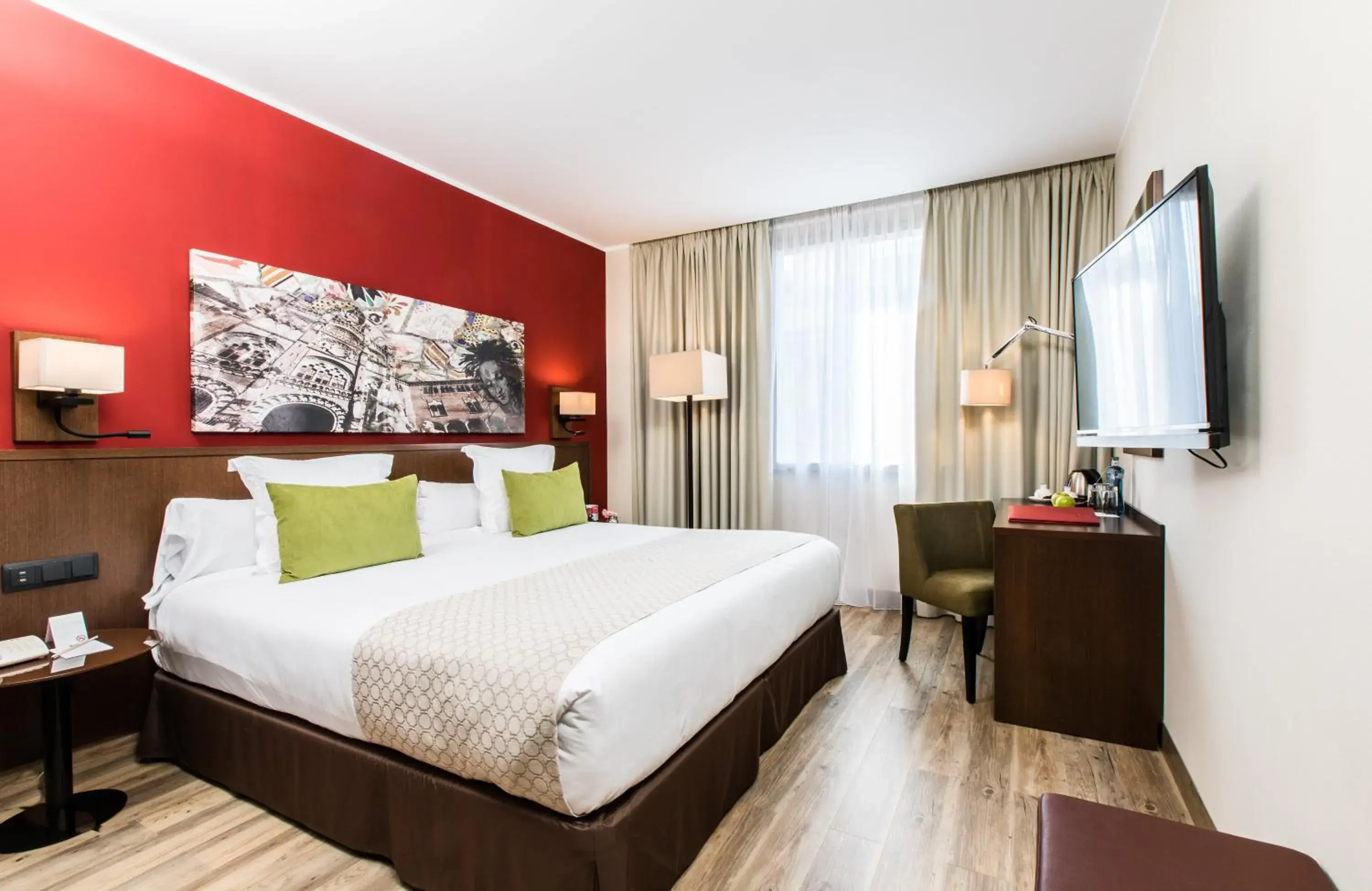 Comfort Double or Twin Room Park & Sleep in Leonardo Hotel Barcelona Gran Via Comfort Double or Twin Room Park & Sleep in Leonardo Hotel Barcelona Gran Via
