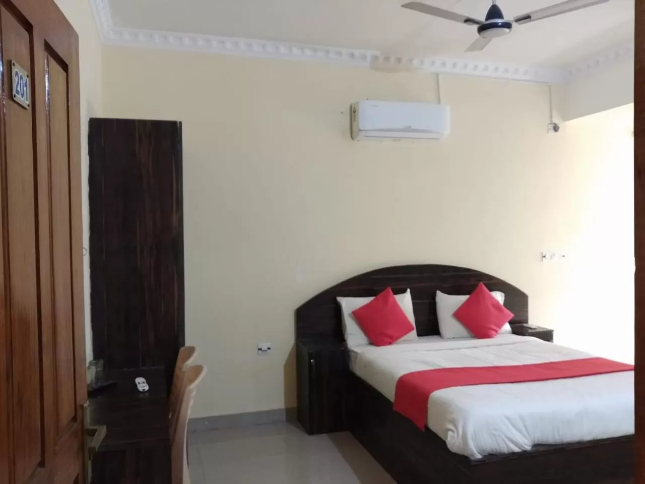 Bedroom in Srinivasa Residency