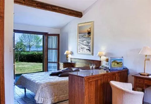 Lake view, Bed in Le Macerine