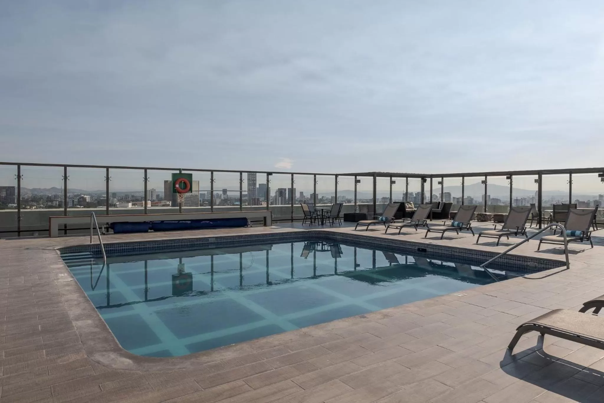 Swimming pool in Holiday Inn Guadalajara Select by IHG