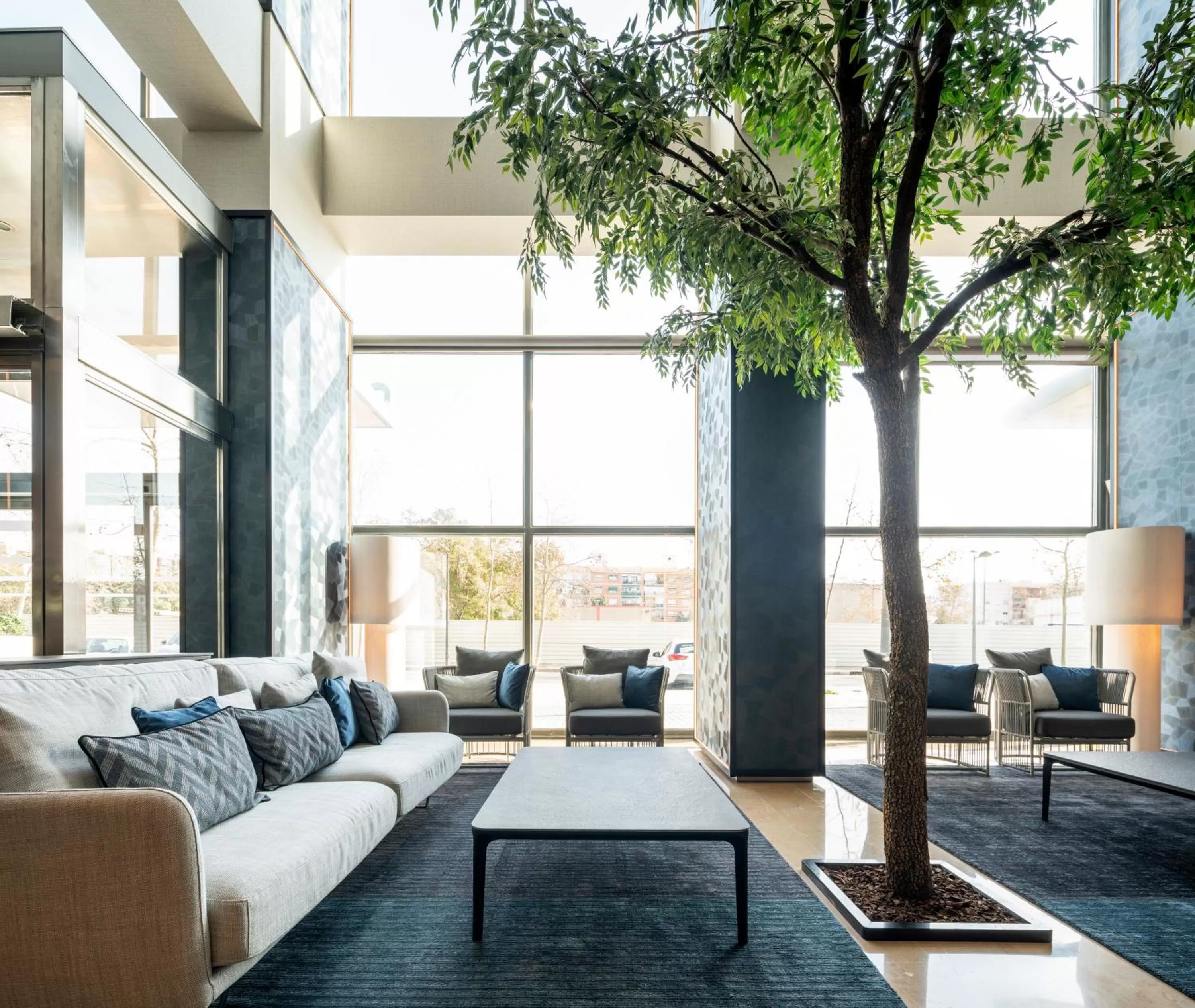 Lobby or reception in Ilunion Valencia 4