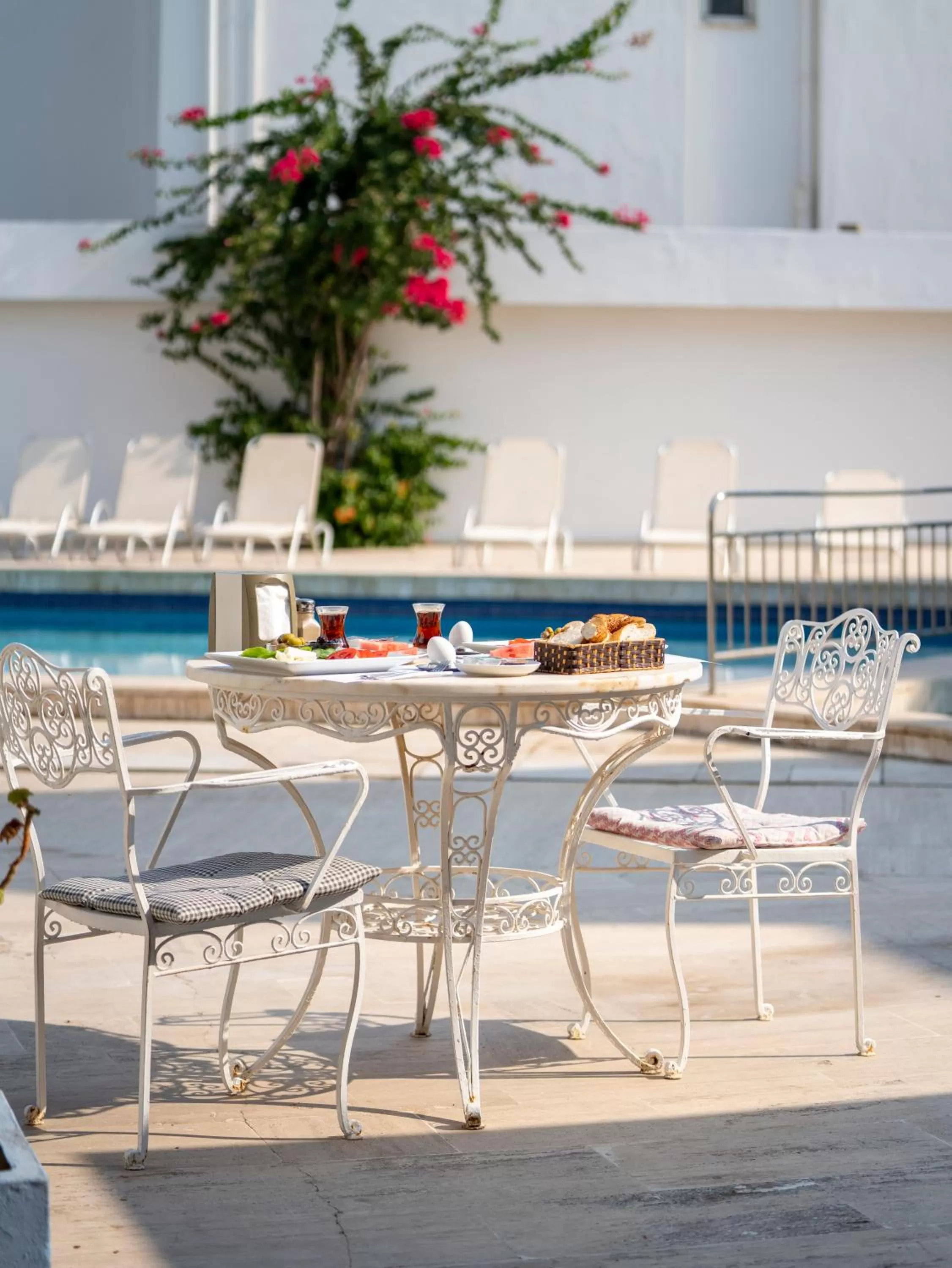 Swimming pool in Seckin Konaklar