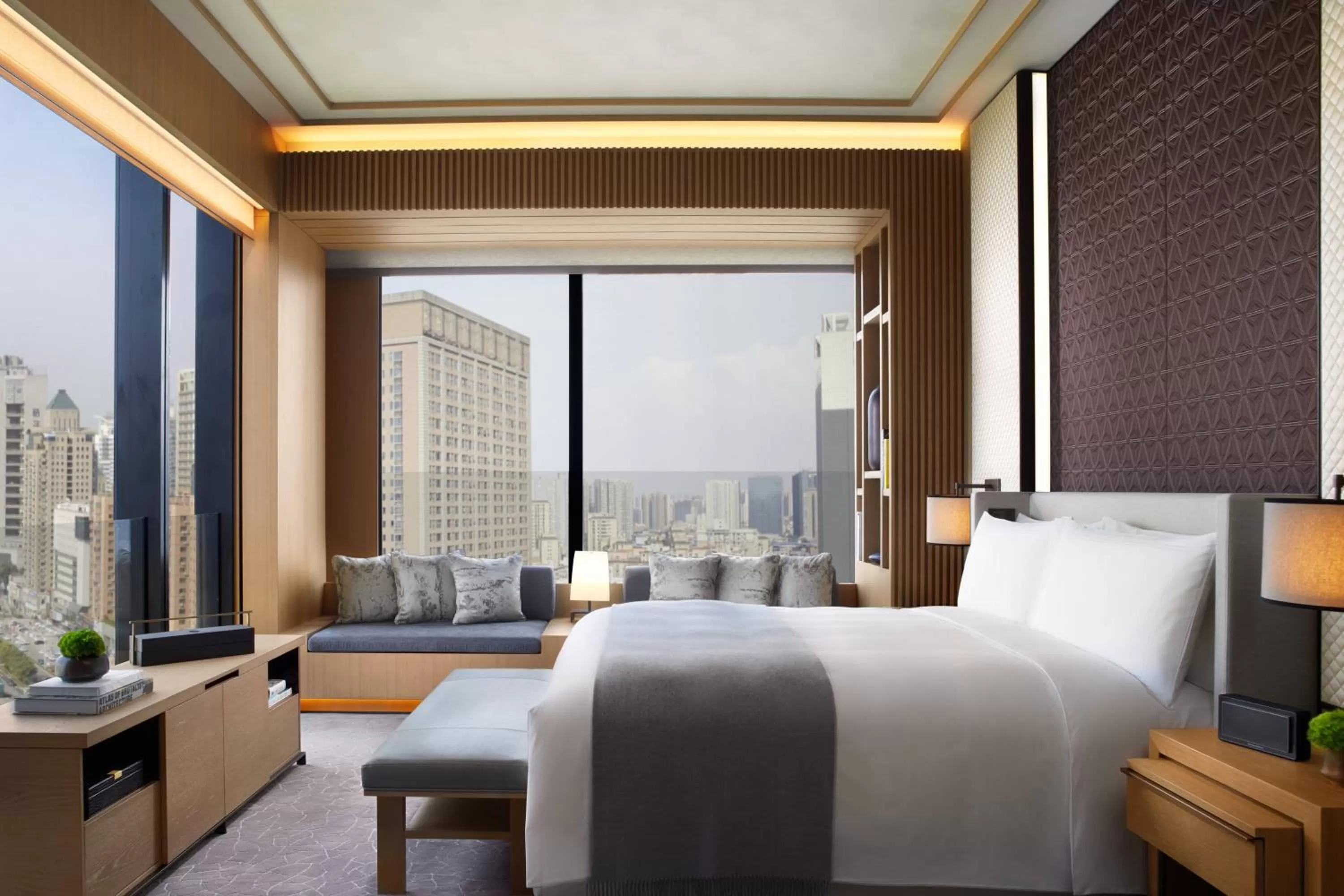 Photo of the whole room, Bed in The Ritz-Carlton, Xi'an