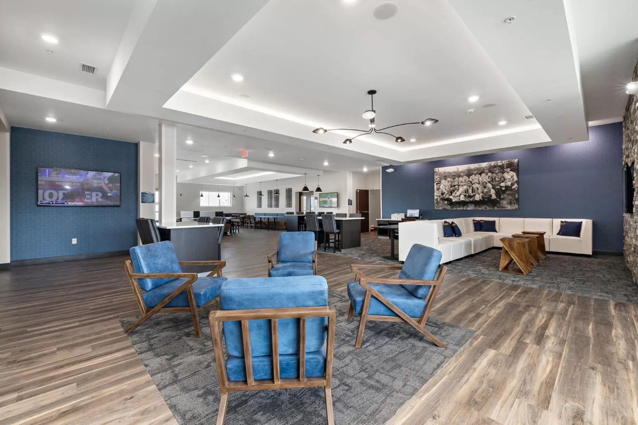 Property building in Holiday Inn Express Kansas City North Parkville by IHG