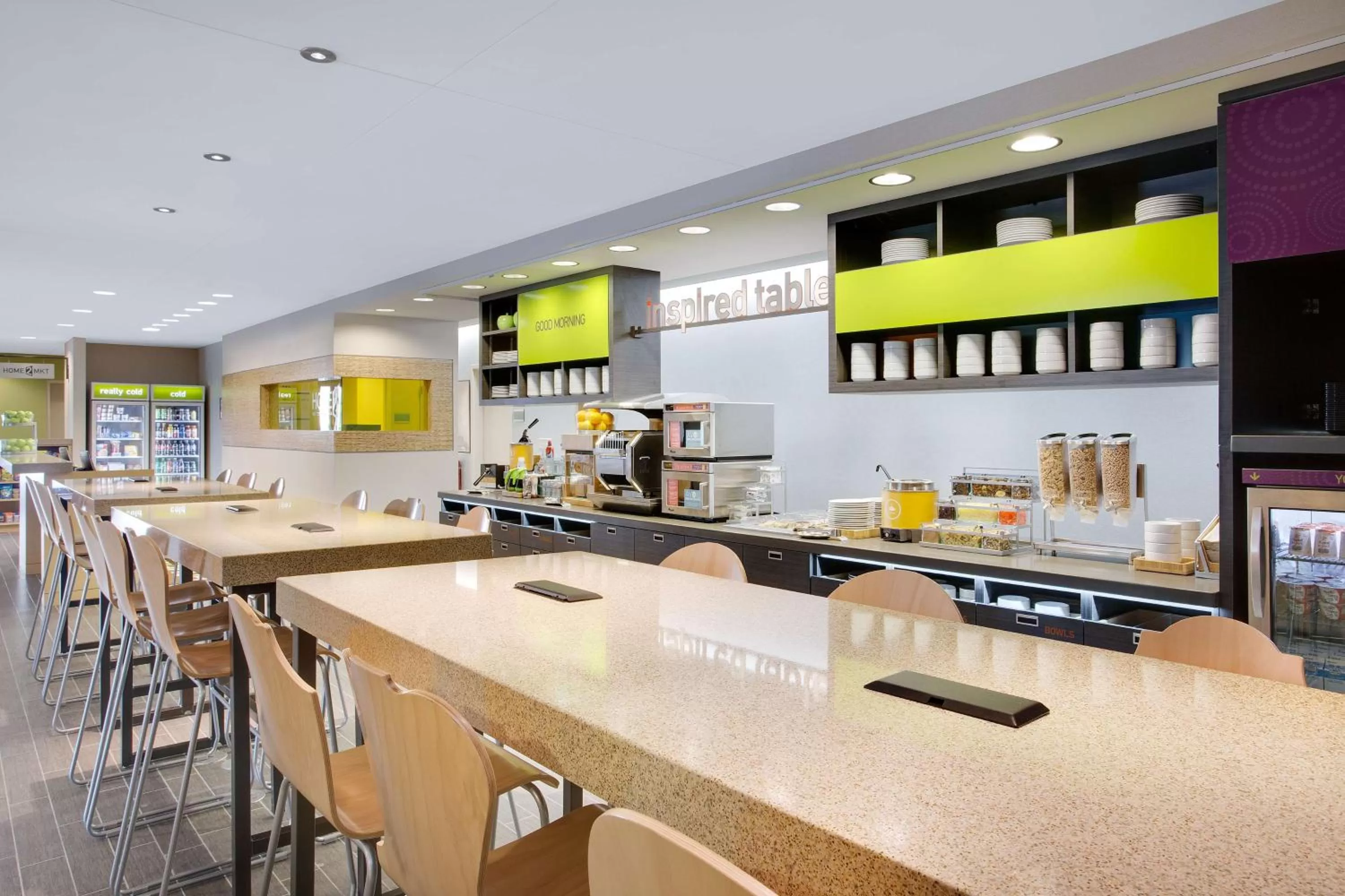 Breakfast in Home2 Suites By Hilton Chicago Schaumburg