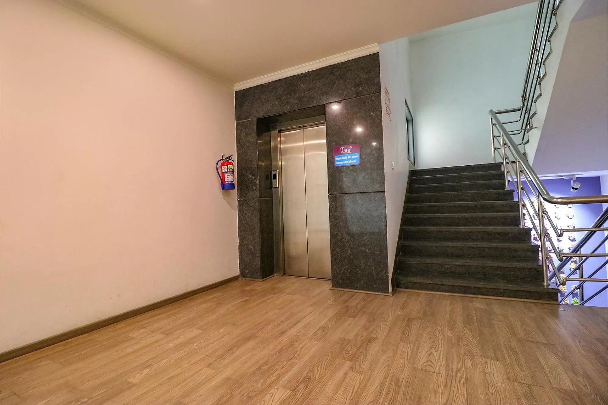 Lobby or reception in FabHotel Chattarpur Enclave - Opposite Tivoli Garden