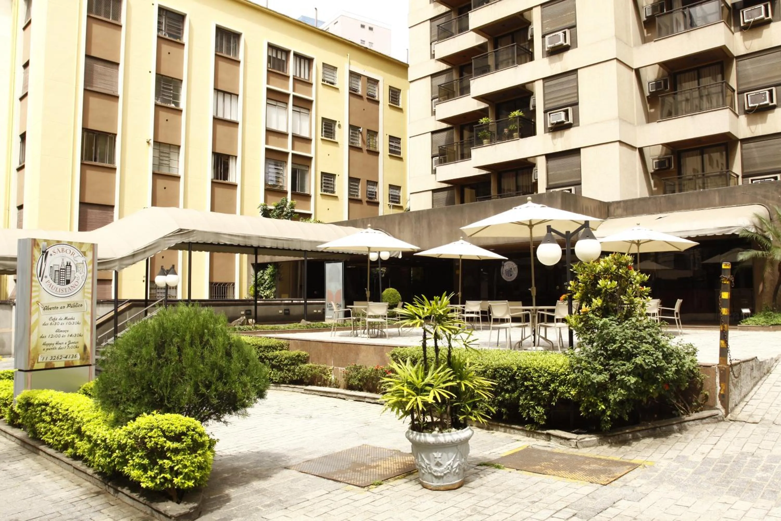 Facade/entrance in London Class Hotéis