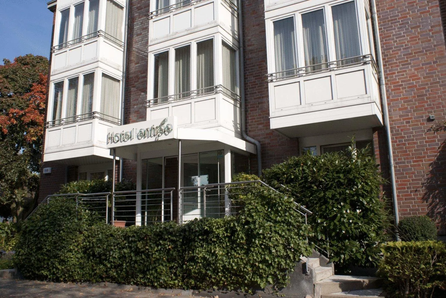 Property building in Entrée Groß Borstel Garni Hotel