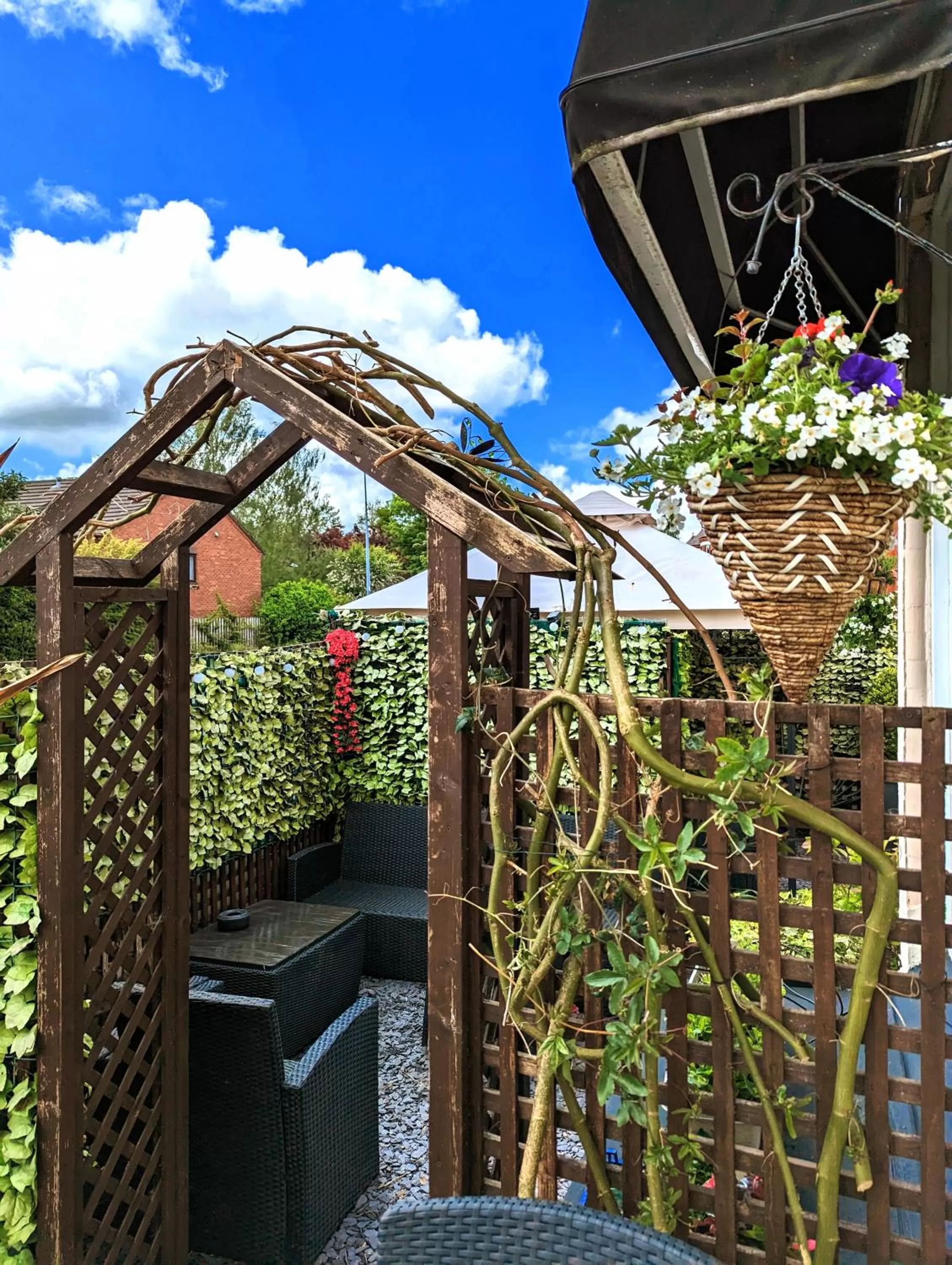 Spring in Brookside Hotel & Restaurant ,Suitable for Solo Travelers Couples Educational Groups & Families welcome