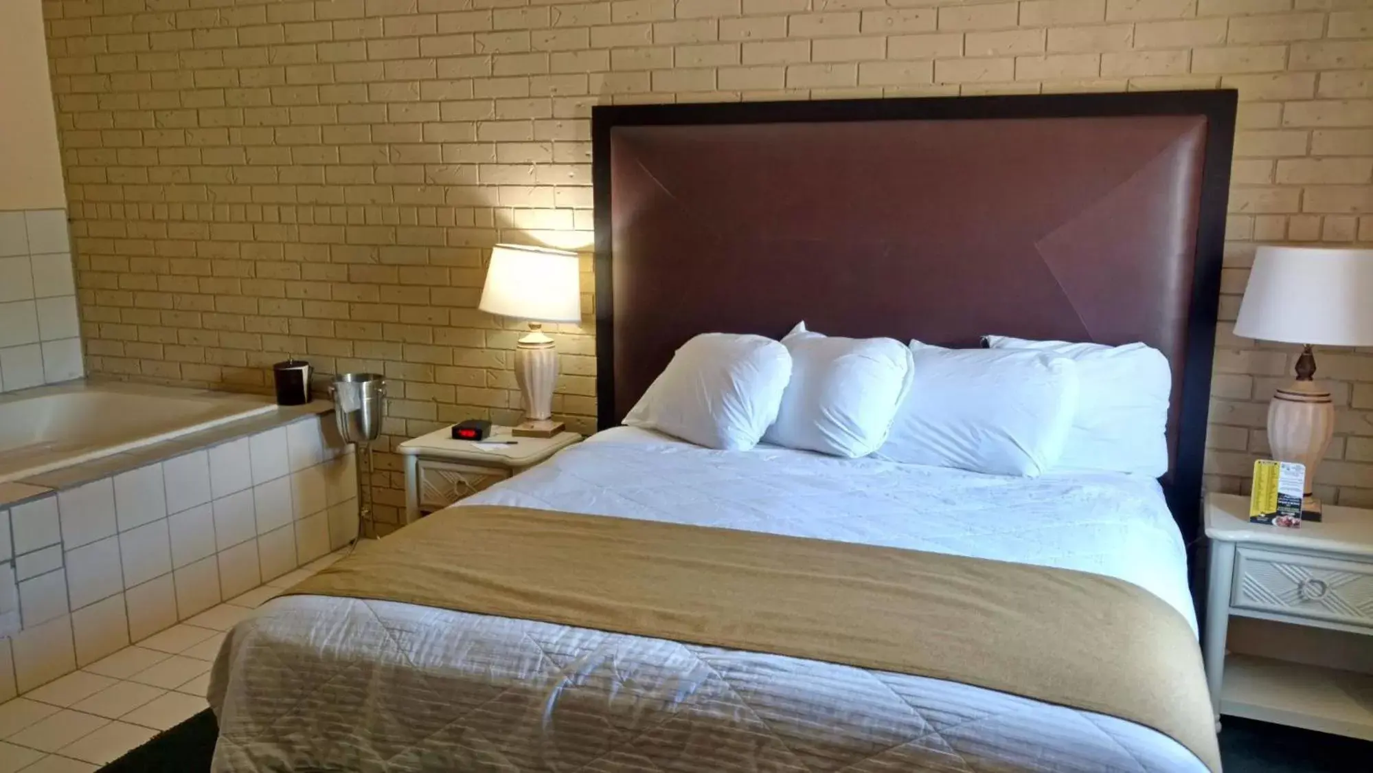 King Suite in Americas Best Value Inn Webster City King Suite in Americas Best Value Inn Webster City