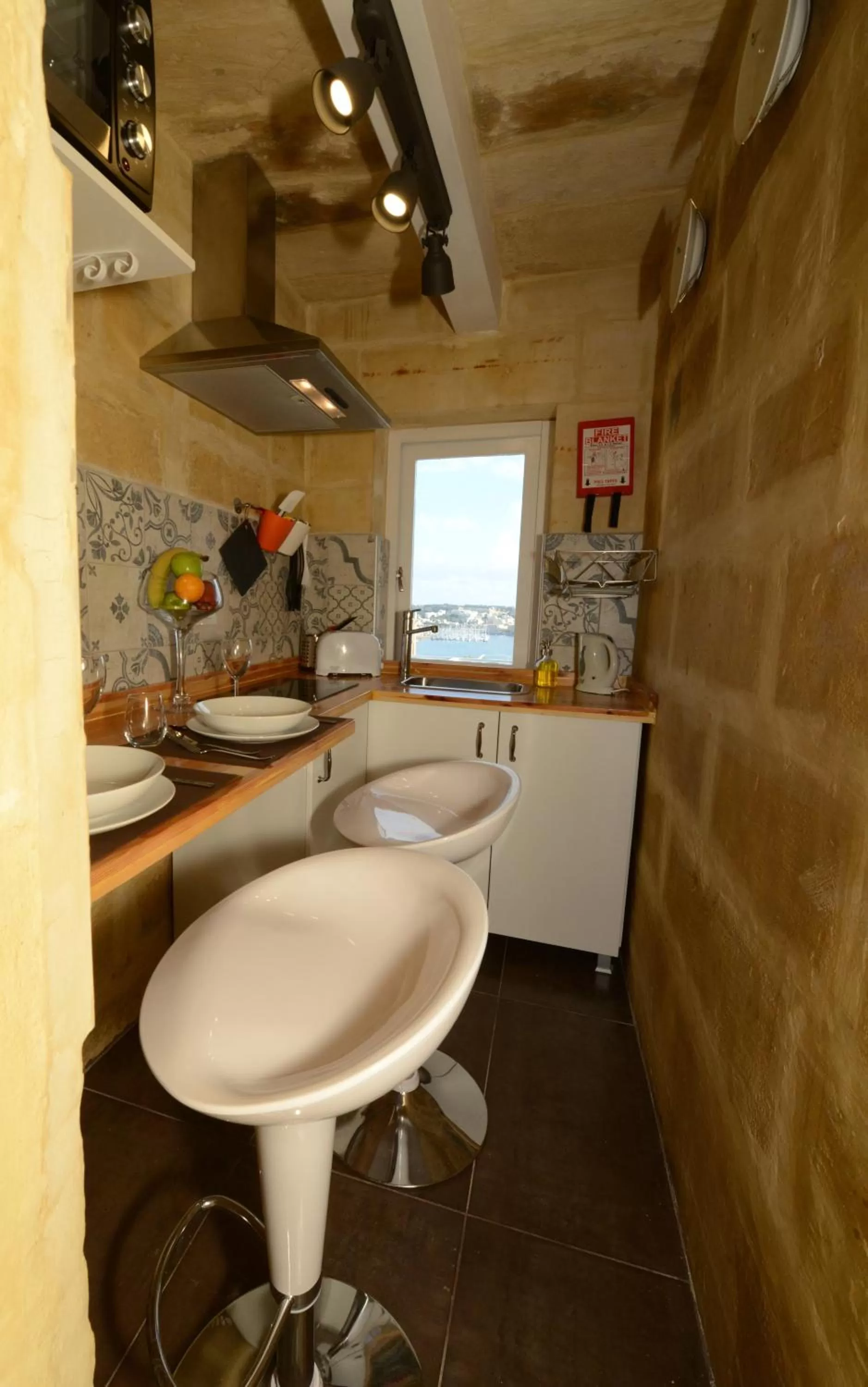 Kitchen or kitchenette in Paulos Valletta
