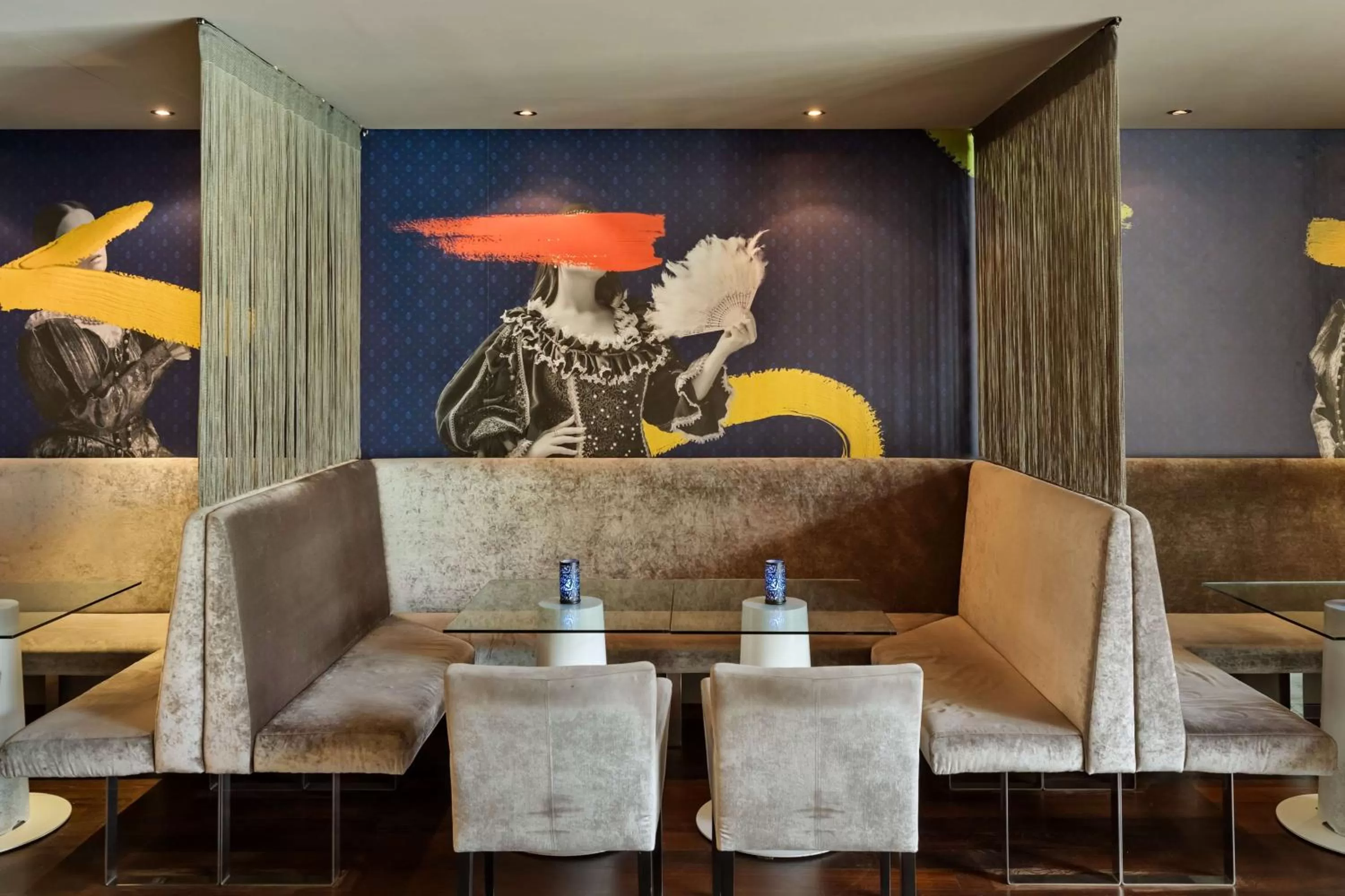 Lounge or bar in Doubletree by Hilton Vienna Schonbrunn