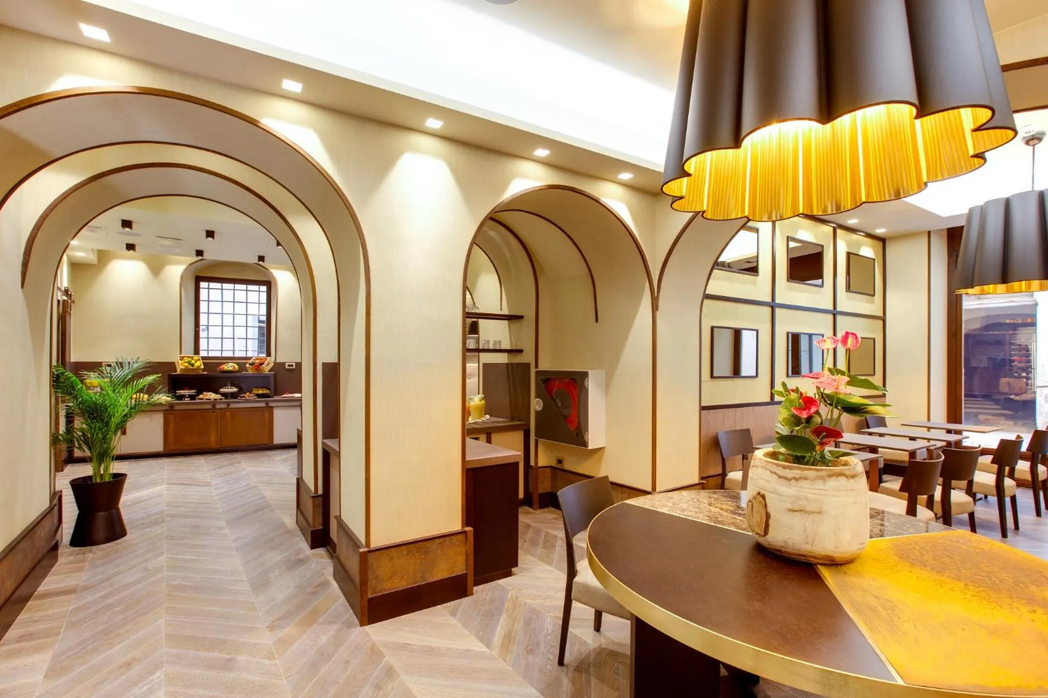 Restaurant/places to eat in Solo Experience Hotel