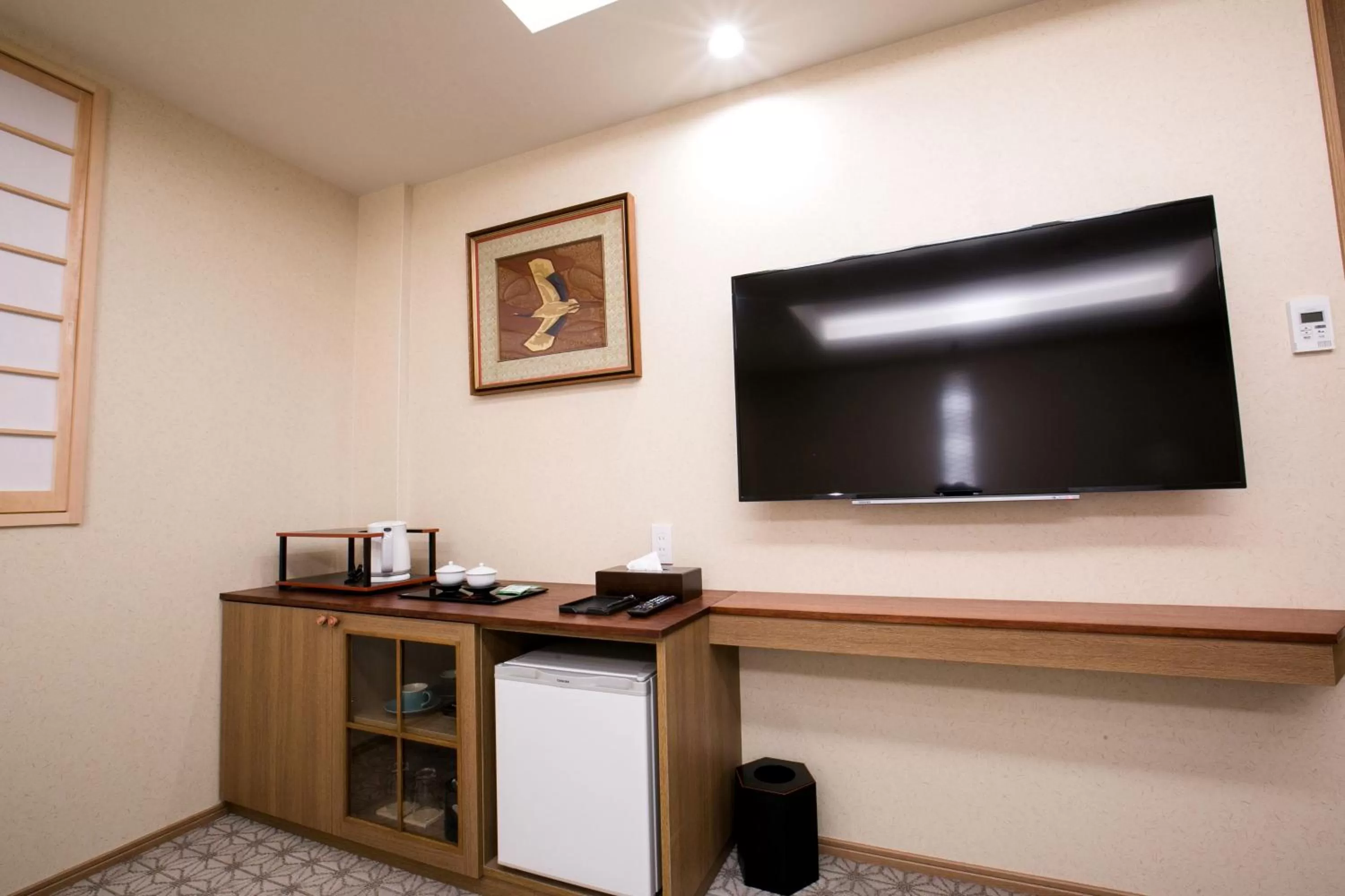 TV and multimedia in Kyoto Kamanza Hotel