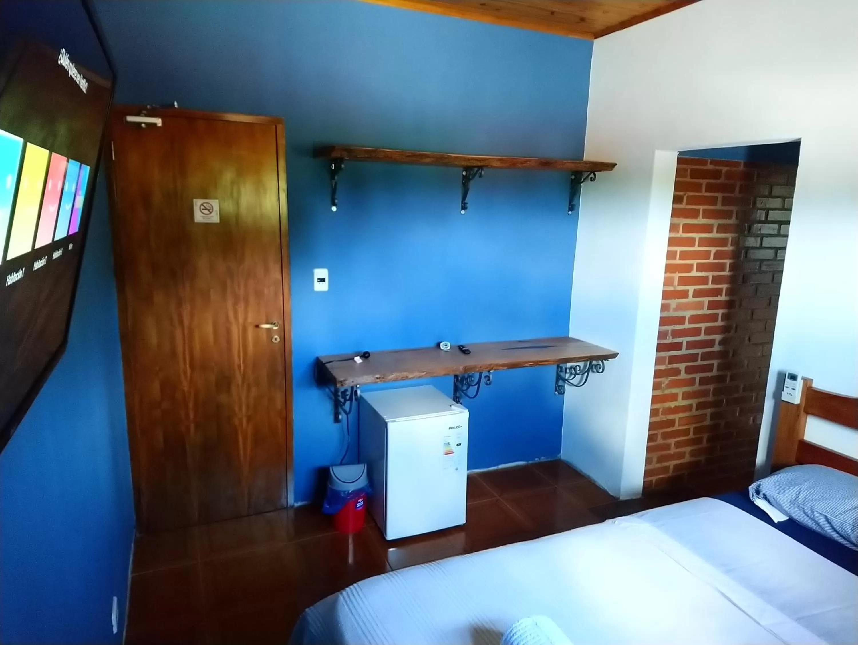 Photo of the whole room in ELDOtown