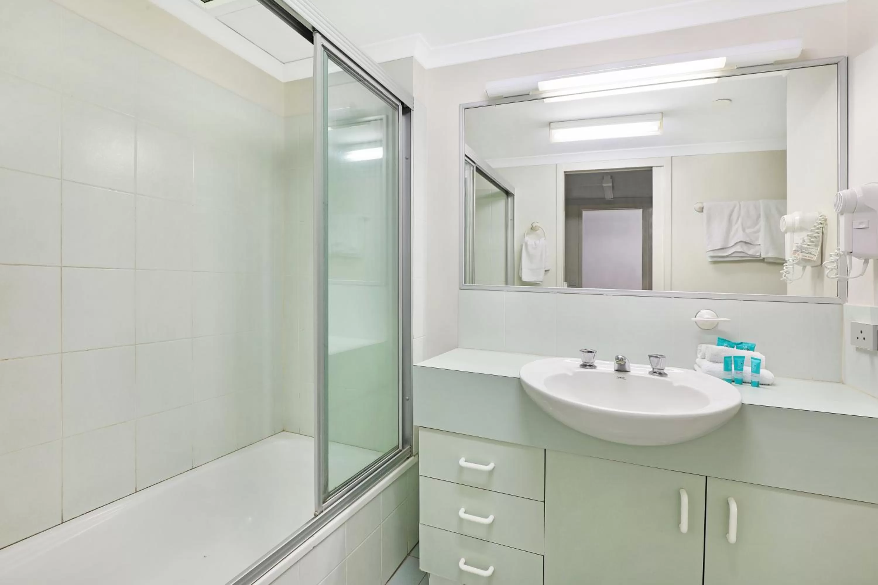 Bathroom in ULTIQA Points North