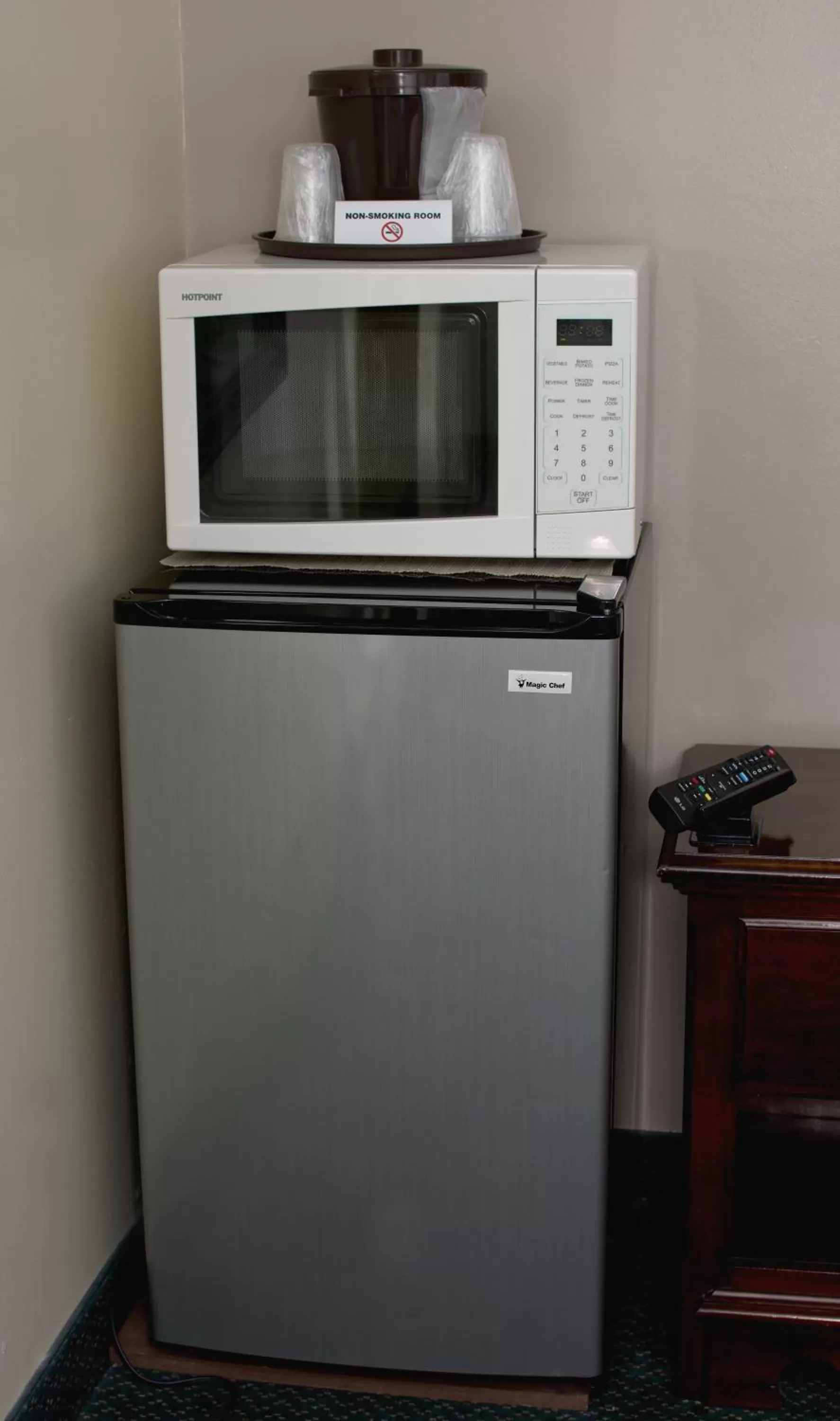 Bedroom in Travelers Inn
