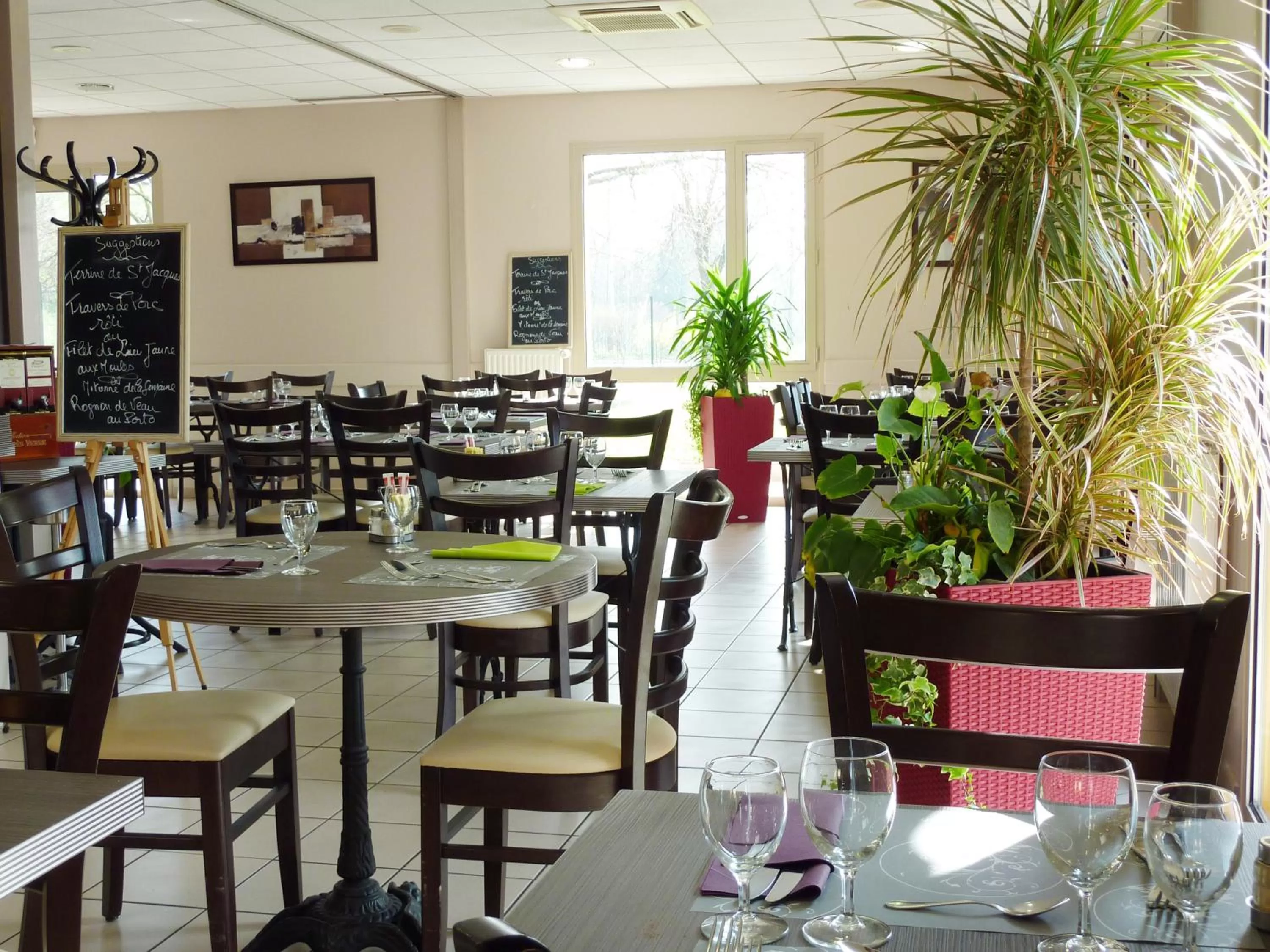 Restaurant/places to eat in Brit Hotel Reims La Pompelle