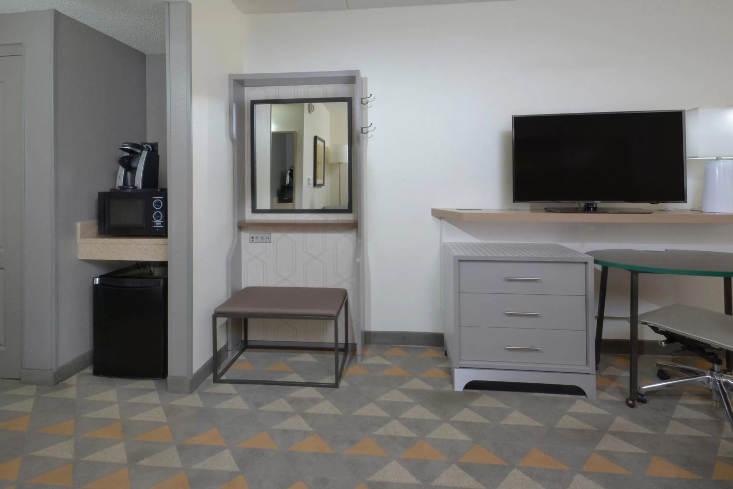 Bedroom in Holiday Inn Raleigh Durham Airport by IHG