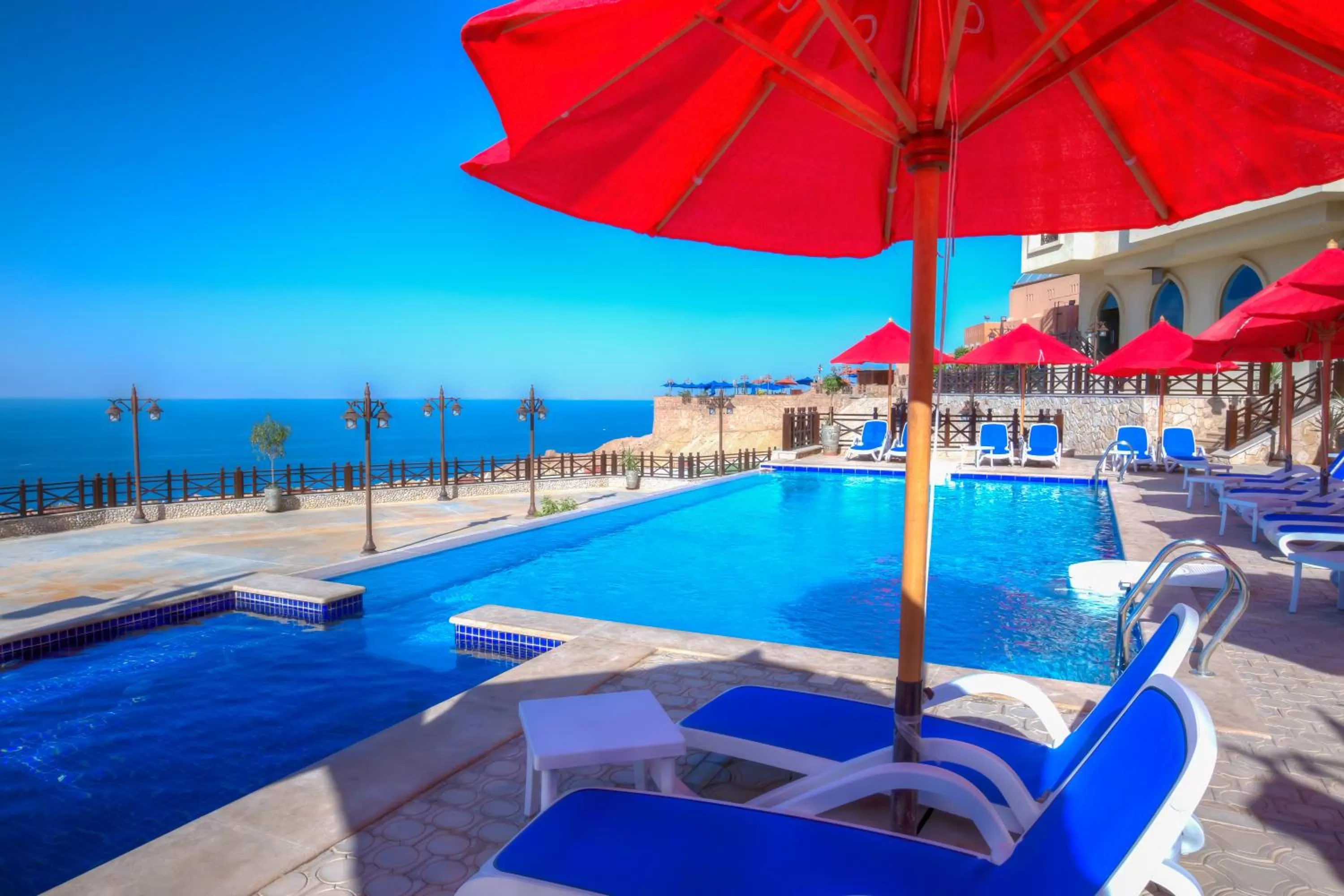 Swimming pool in Porto El Jabal Hotel
