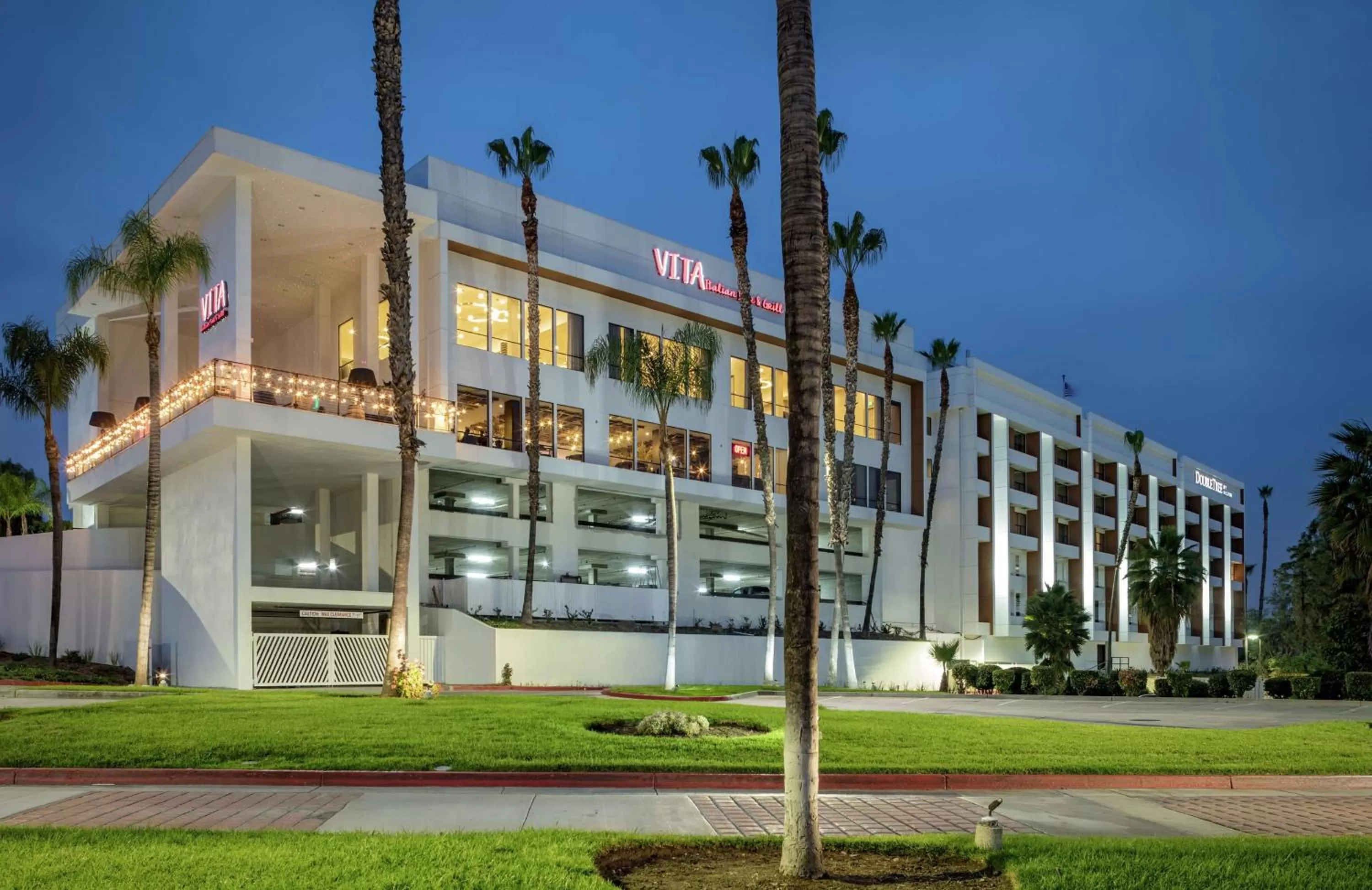 Property building in Doubletree By Hilton Pomona