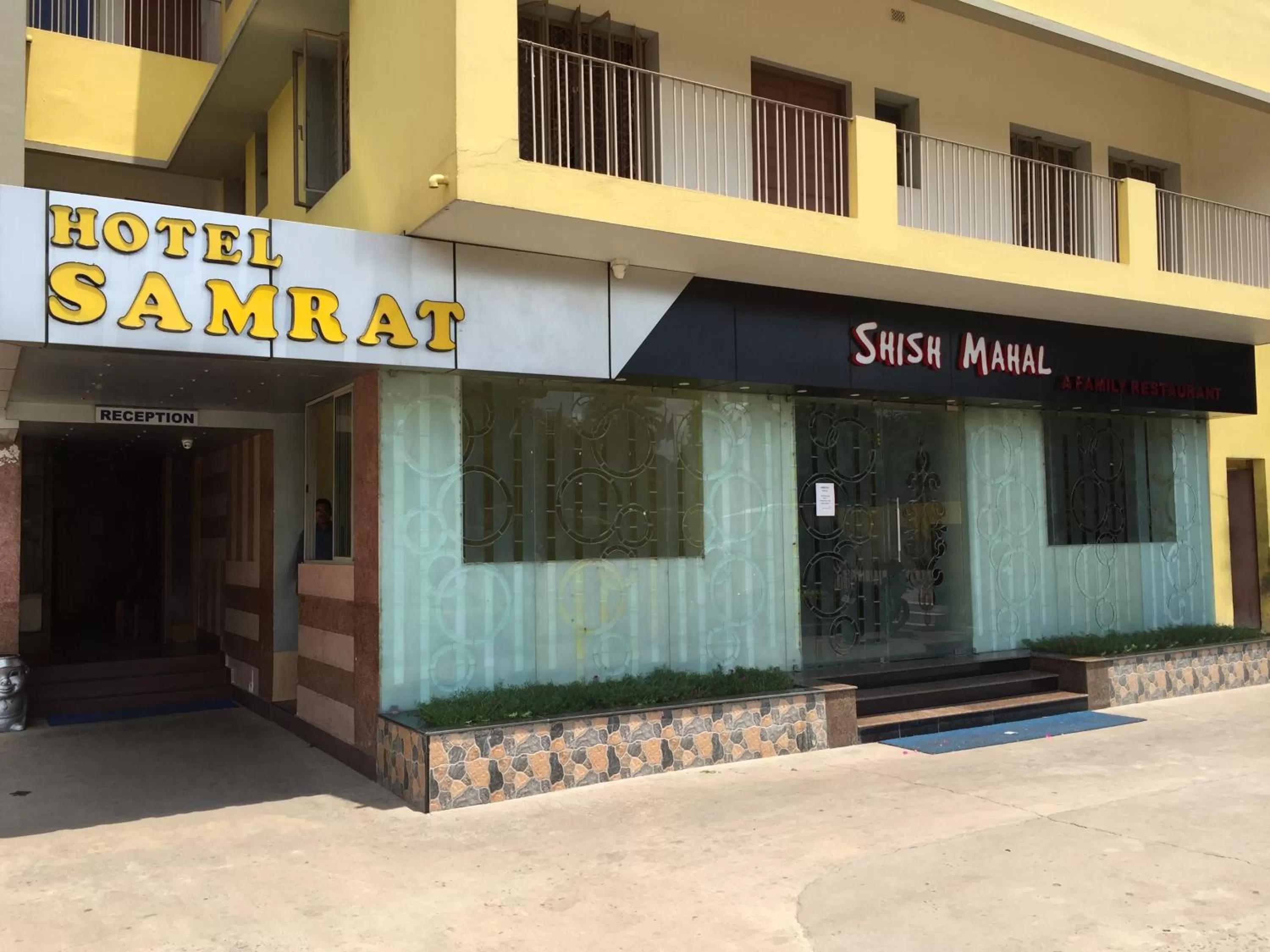 Facade/entrance in Hotel Samrat