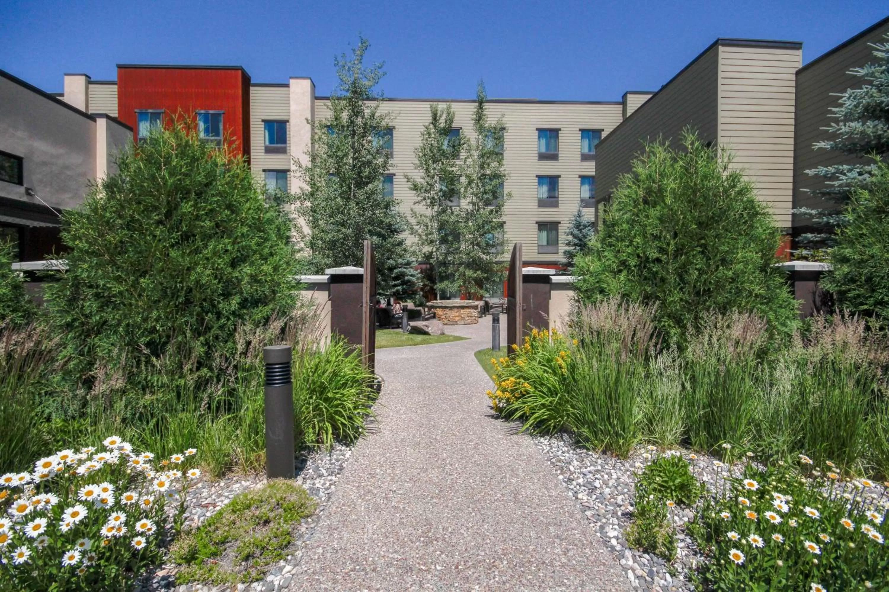 Inner courtyard view in Homewood Suites by Hilton Bozeman
