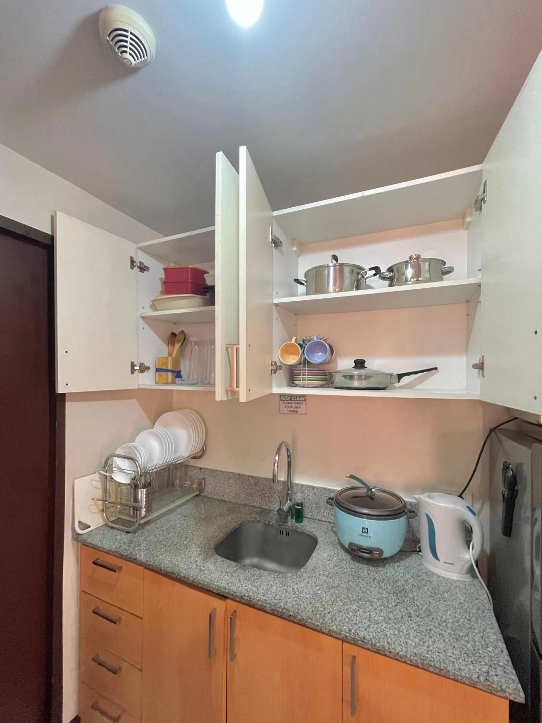 Kitchen or kitchenette, Kitchen/Kitchenette in Cubao, Quezon City Condo Staycation (wifi and netflix ready)